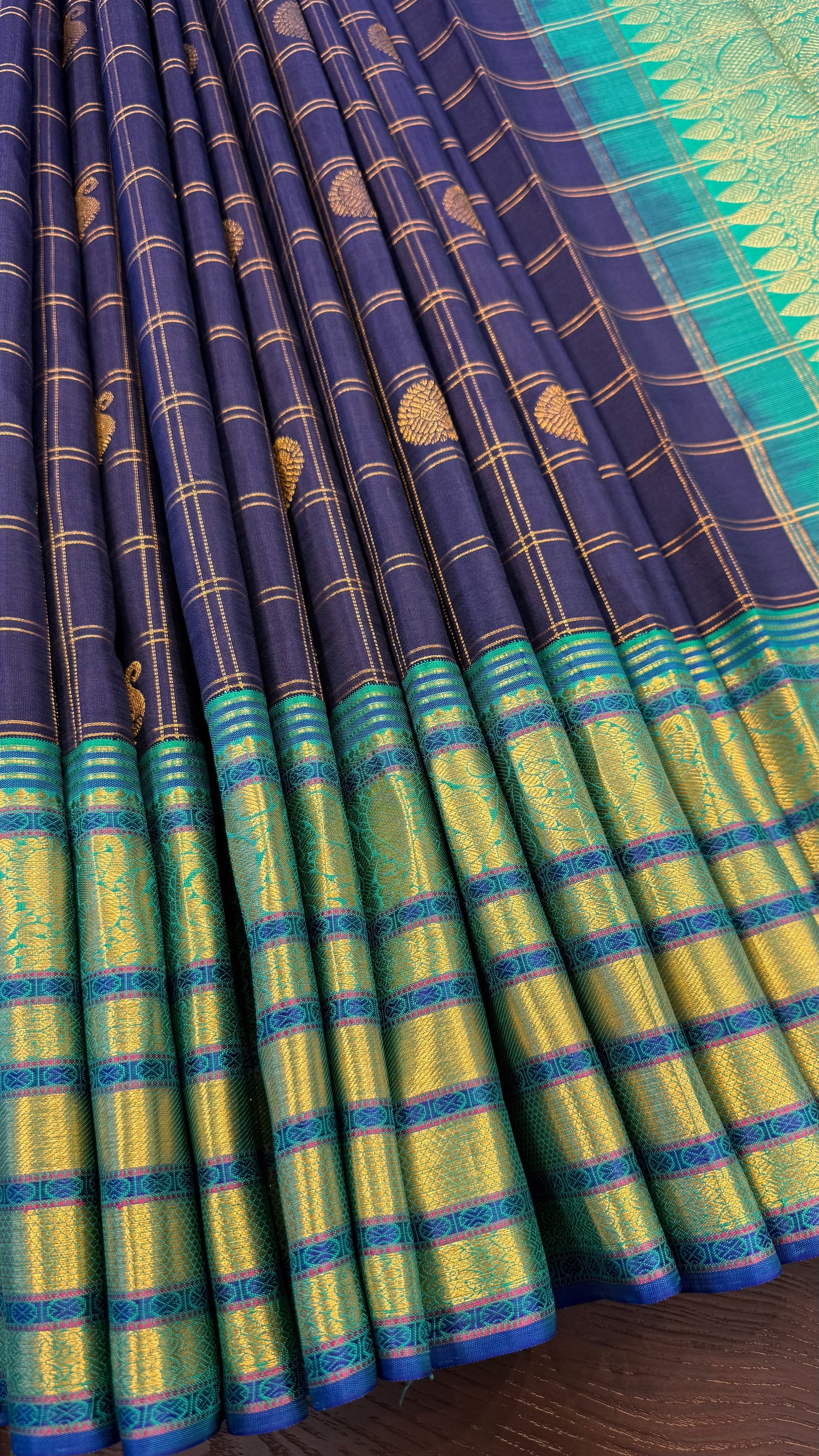 DARK BLUE CHECKED WITH CONTRAST TURQUOISE GOLD ZARI HANDLOOM KANICHIPURAM SILK SAREE (KSS279)