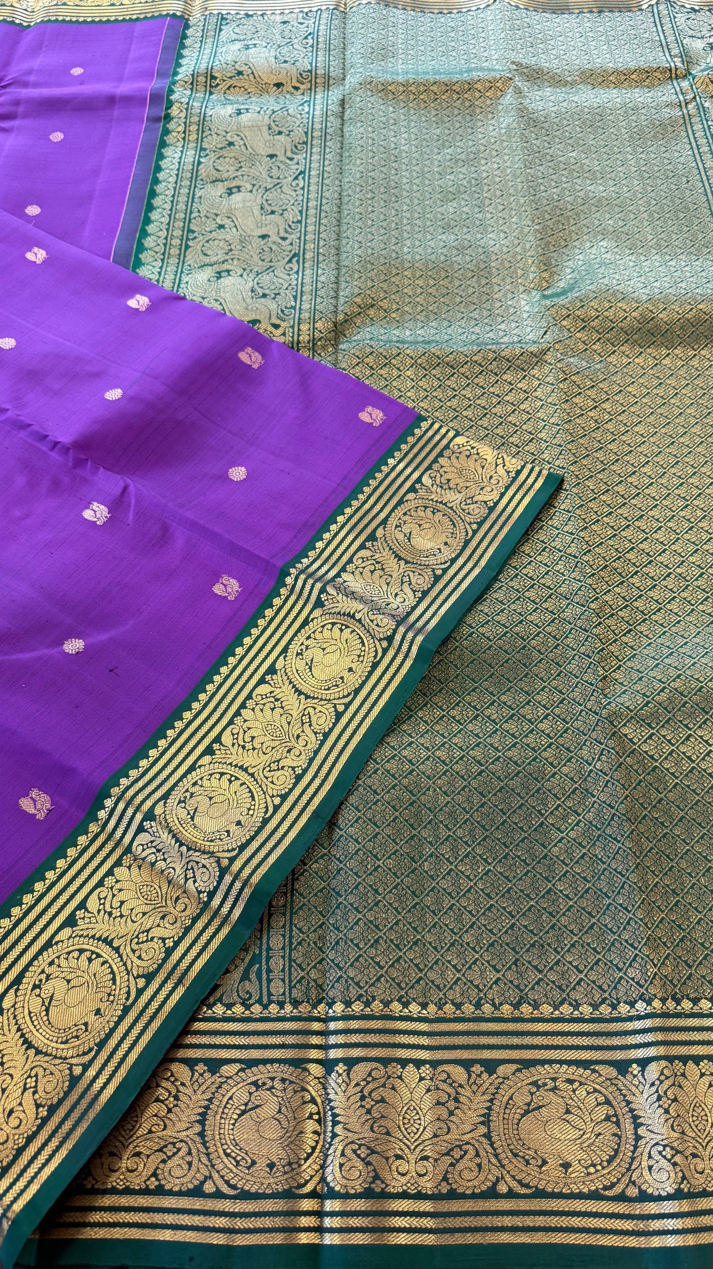 VADAMALLI PURPLE WITH CONTRAST BOTTLE GREEN GOLD ZARI HANDLOOM KANICHIPURAM SILK SAREE (KSS101)