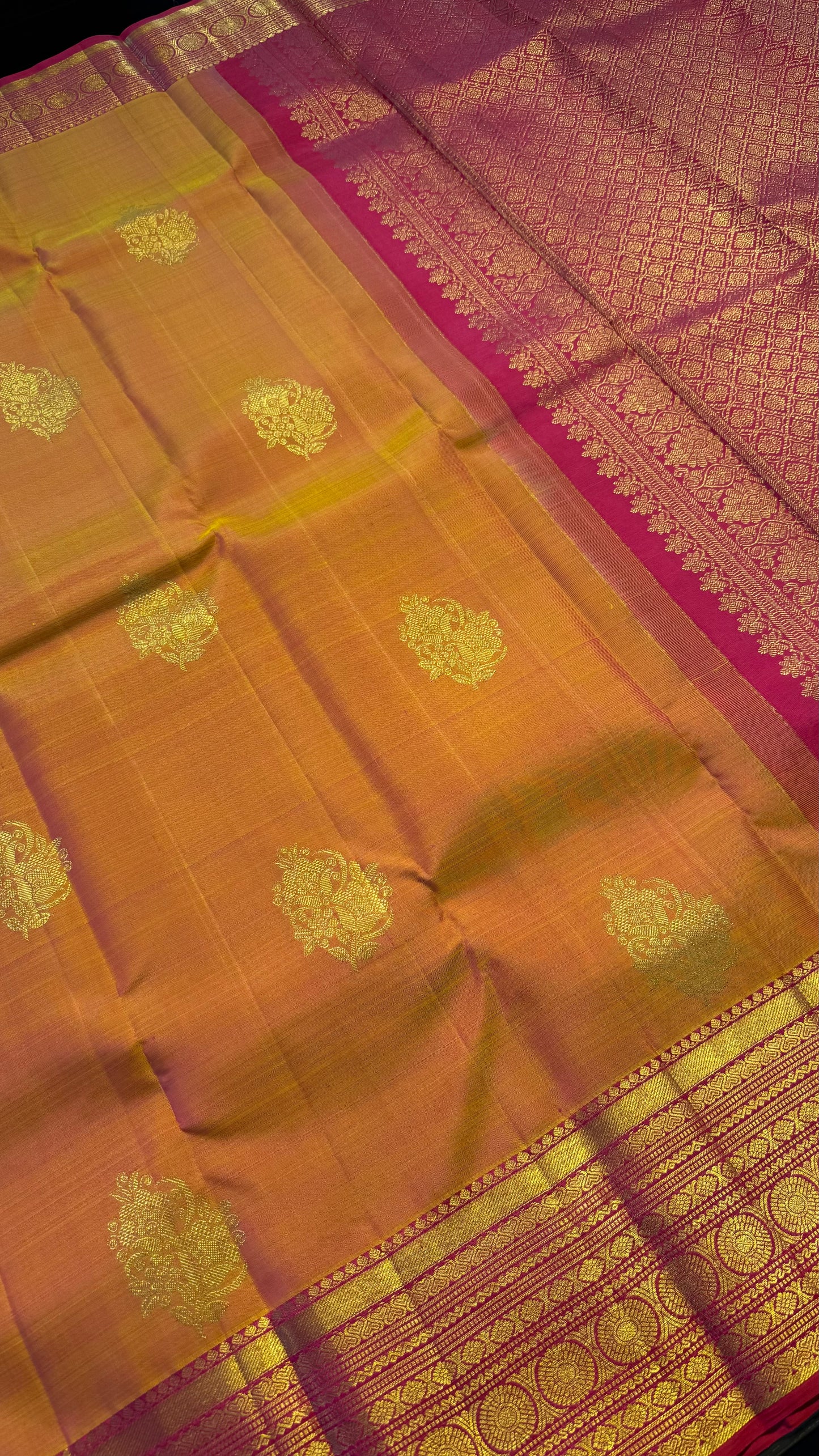 MANGO YELLOW WITH CONTRAST PINK GOLD ZARI HANDLOOM KANCHIPURAM SILK SAREE (KSS388)