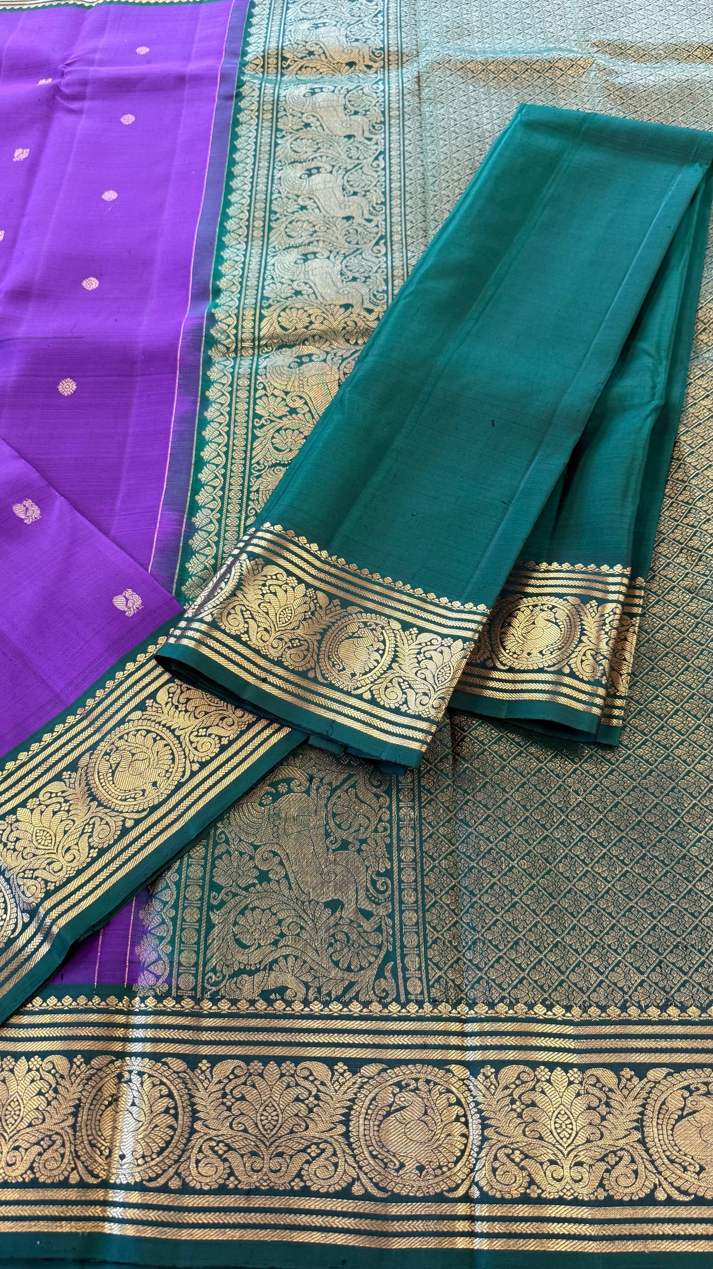 VADAMALLI PURPLE WITH CONTRAST BOTTLE GREEN GOLD ZARI HANDLOOM KANICHIPURAM SILK SAREE (KSS101)
