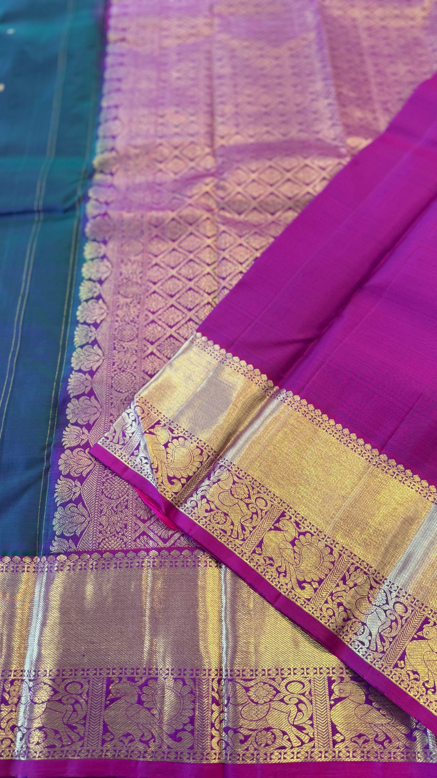 PEACOCK GREEN WITH CONTRATS VADAMALLI PURPLE GOLD ZARI HANDLOOM KANICHIPURAM SILK SAREE (KSS236)