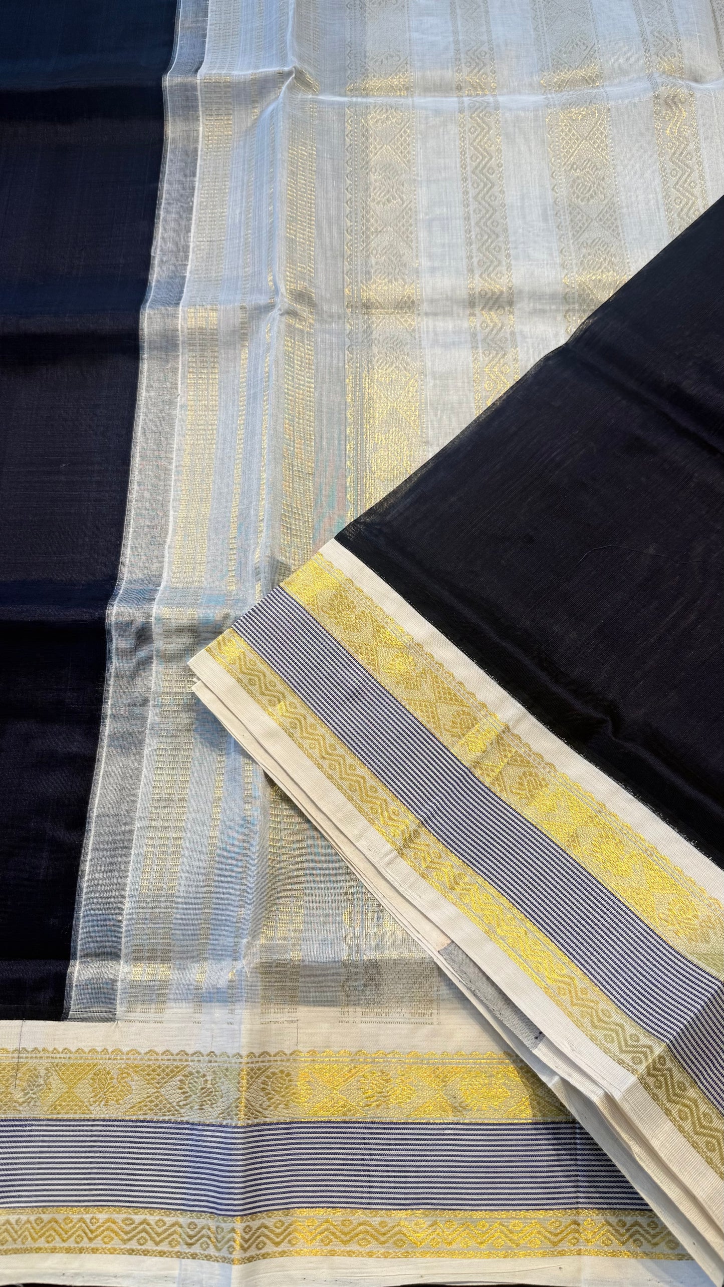 NAVY BLUE WITH CONTRAST WHITE KANCHIPURAM SILK COTTON SAREE (KSC30)