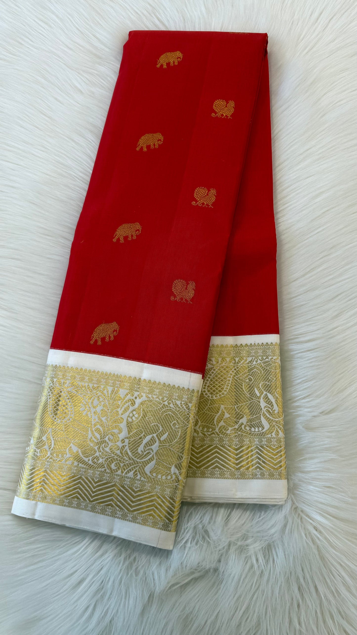 CRIMSON RED WITH CONTRAST WHITE BORDER HANDLOOM KANICHIPURAM SILK SAREE (KSS232)