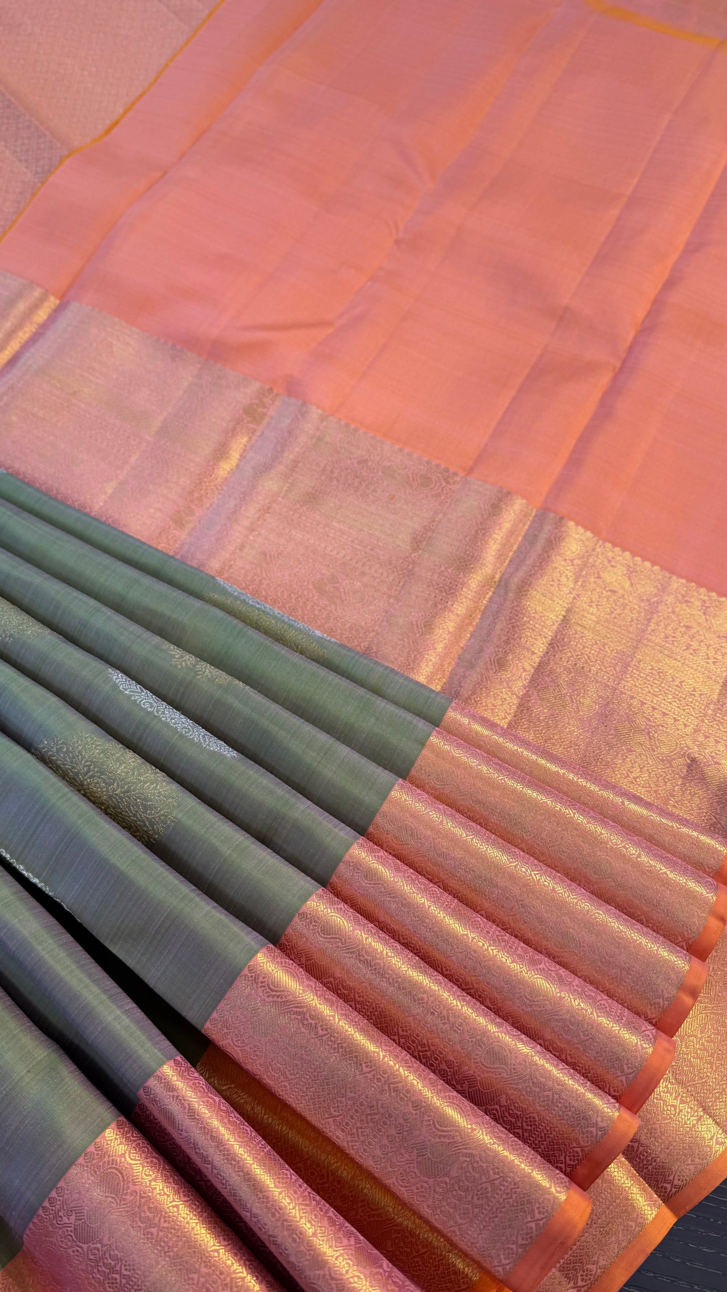 DUAL TONE GREEN WITH PEACH ORANGE GOLD ZARI HANDLOOM KANICHIPURAM SILK SAREE (KSS207)