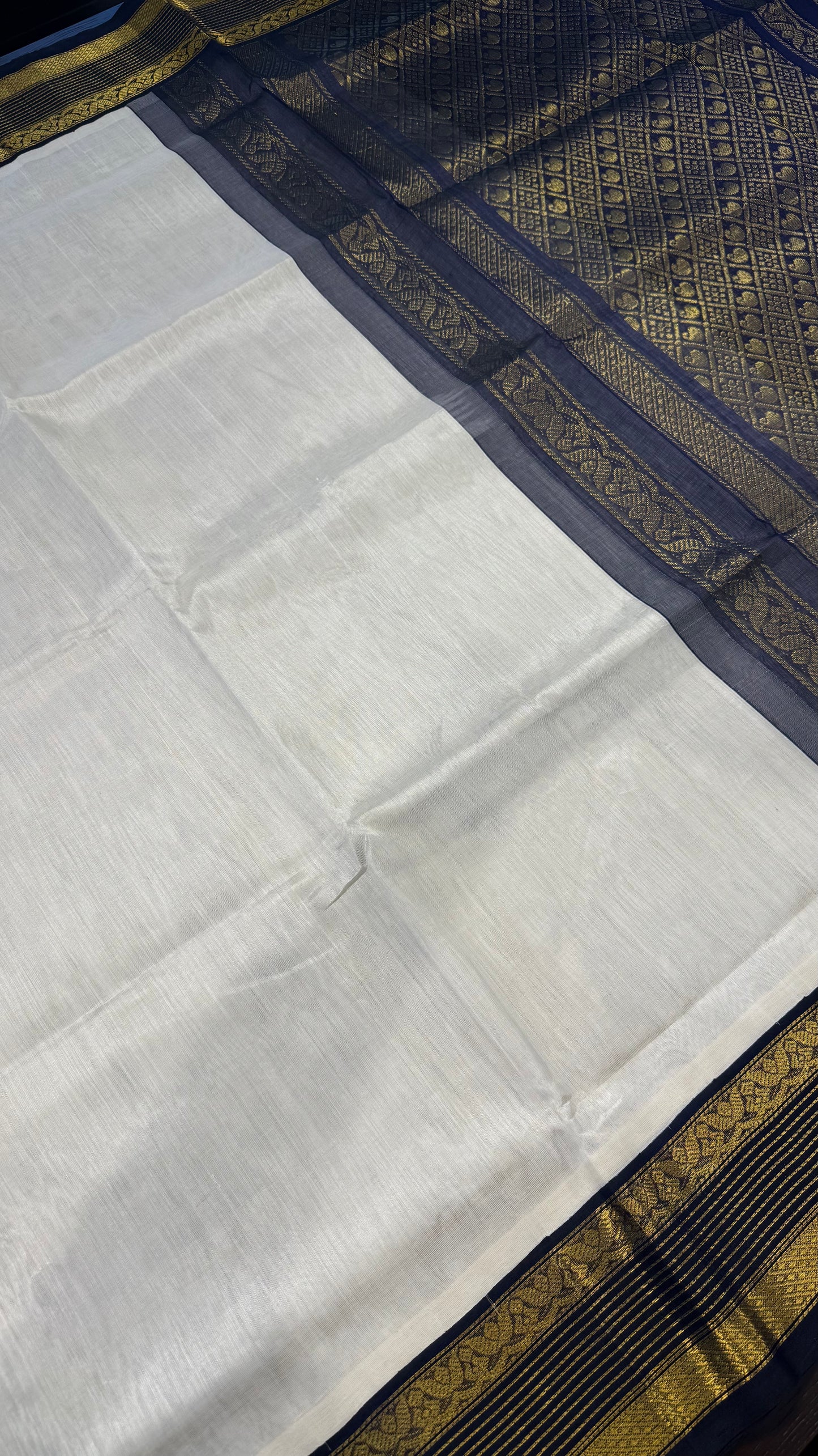 OFF WHITE WITH NAVY BLUE HANDLOOM KANCHIPURAM SILK COTTON (KSC104)