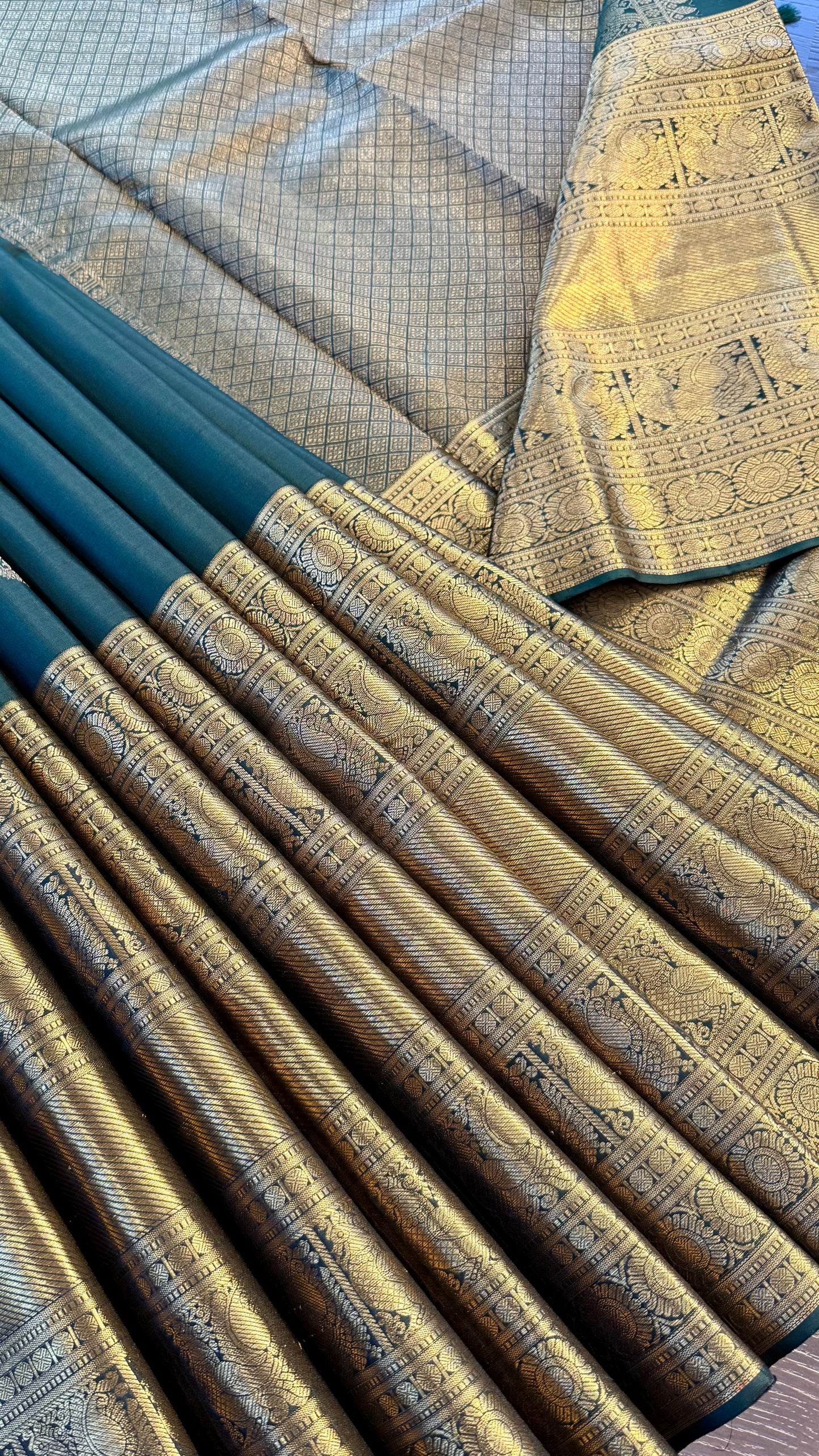 BOTTLE GREEN WITH LONG BORDER HANDLOOM KANICHIPURAM SILK SAREE (KSS20)