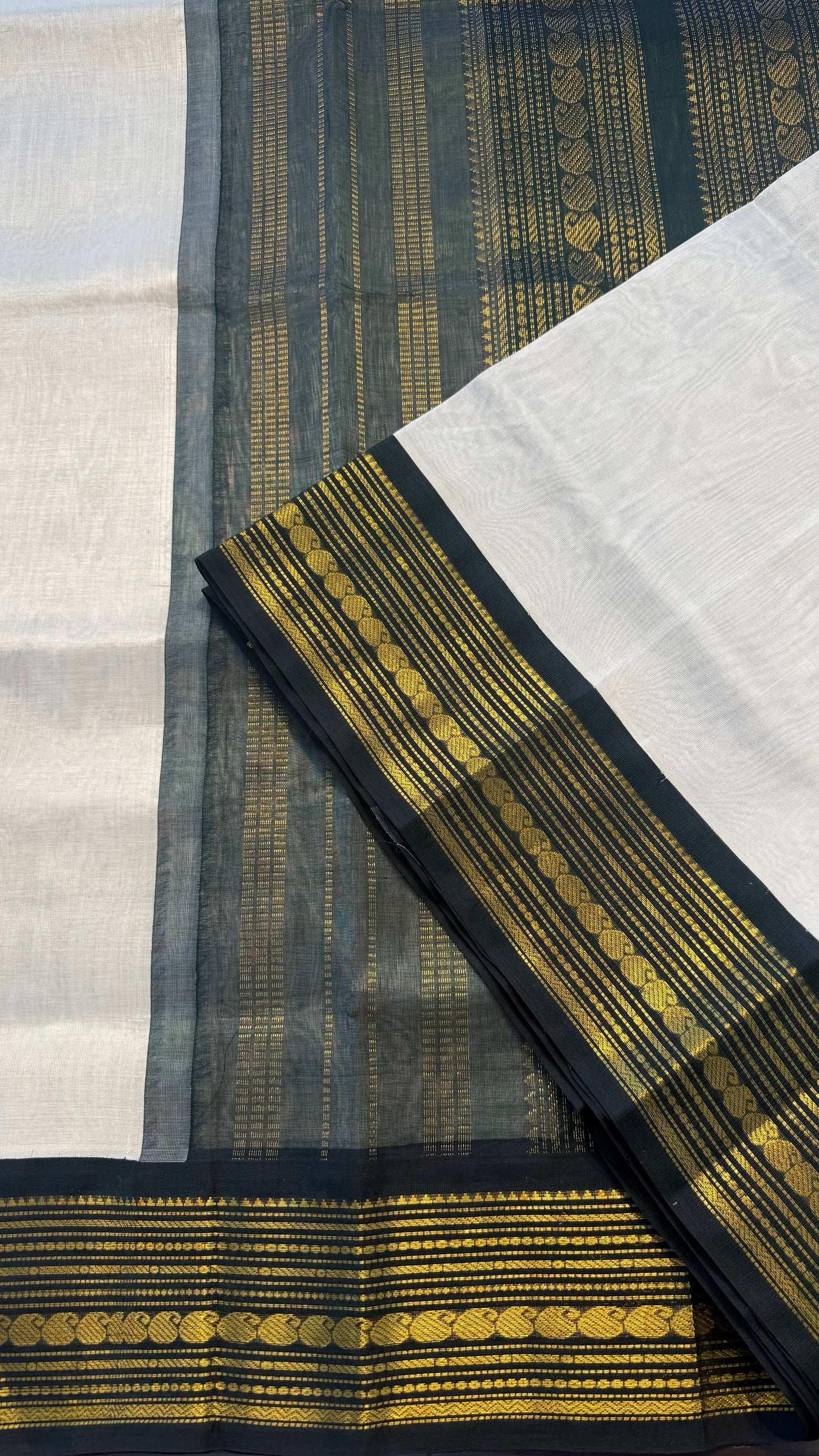OFF WHITE WITH CONTRAST GREEN KANCHIPURAM SILK COTTON (KSC35)