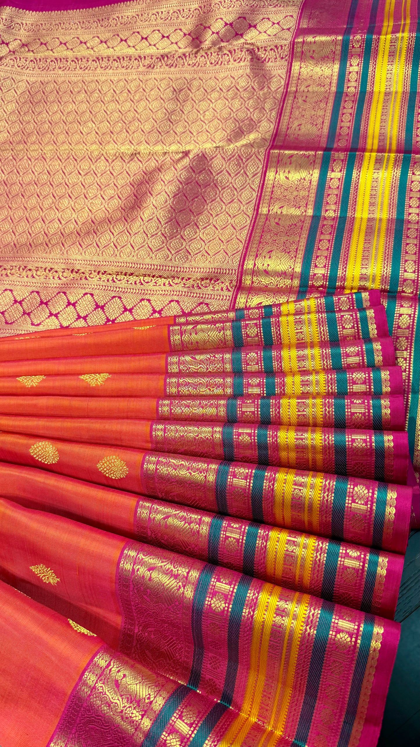 KANAKAMBARAM PINK WITH CONTRAST RANI PINK, TEAL BLUE AND YELLOW BORDER HANDLOOM KANICHIPURAM SILK SAREE (KSS30)
