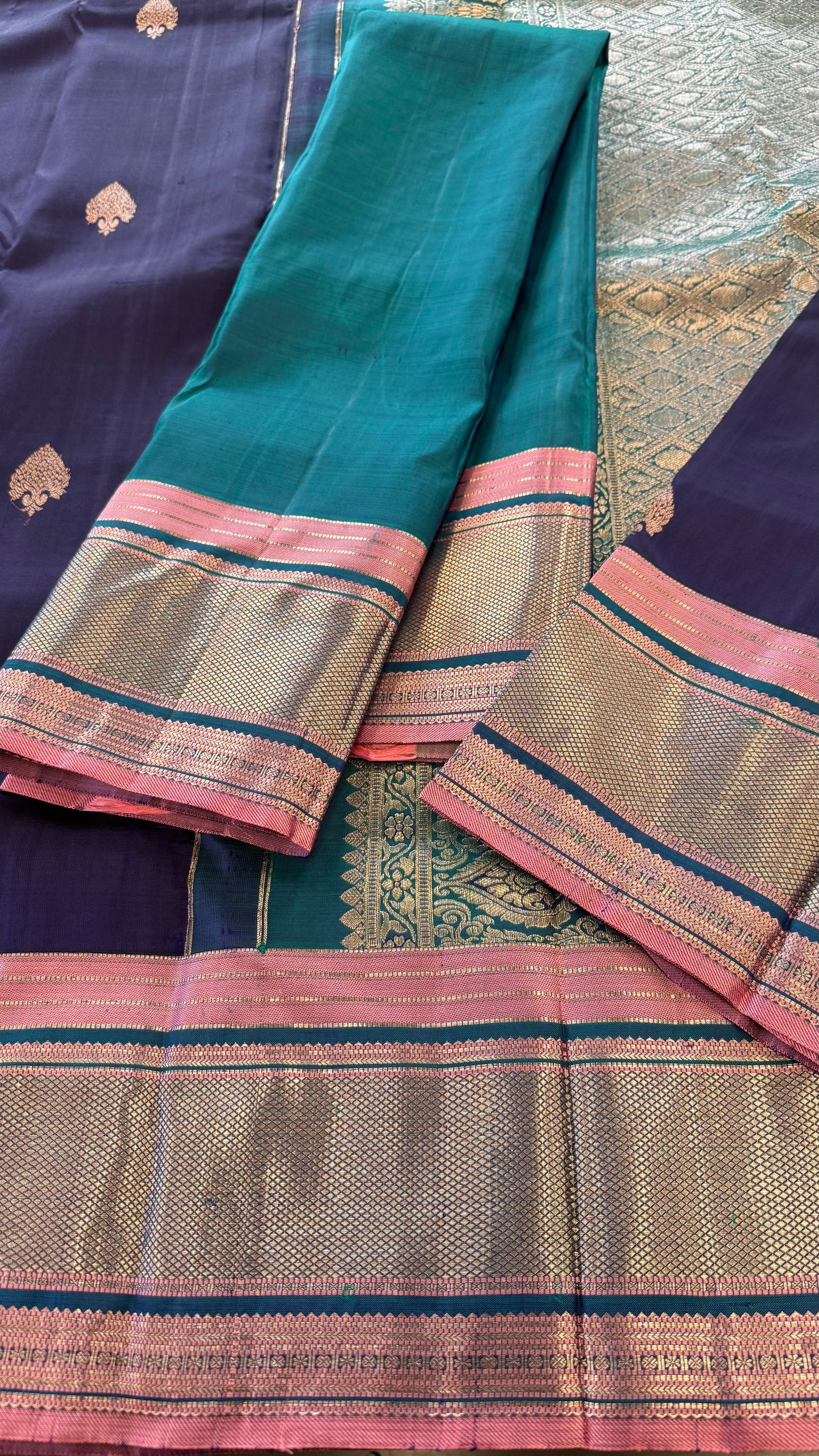 DARK BLUE CONTRAST GOLD ZARI HANDLOOM KANICHIPURAM SILK SAREE (KSS125)