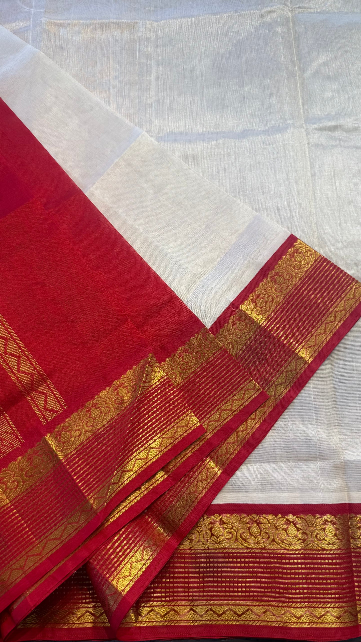 OFF WHITE WITH CONTRAST RED KANCHIPURAM SILK COTTON (KSC119)