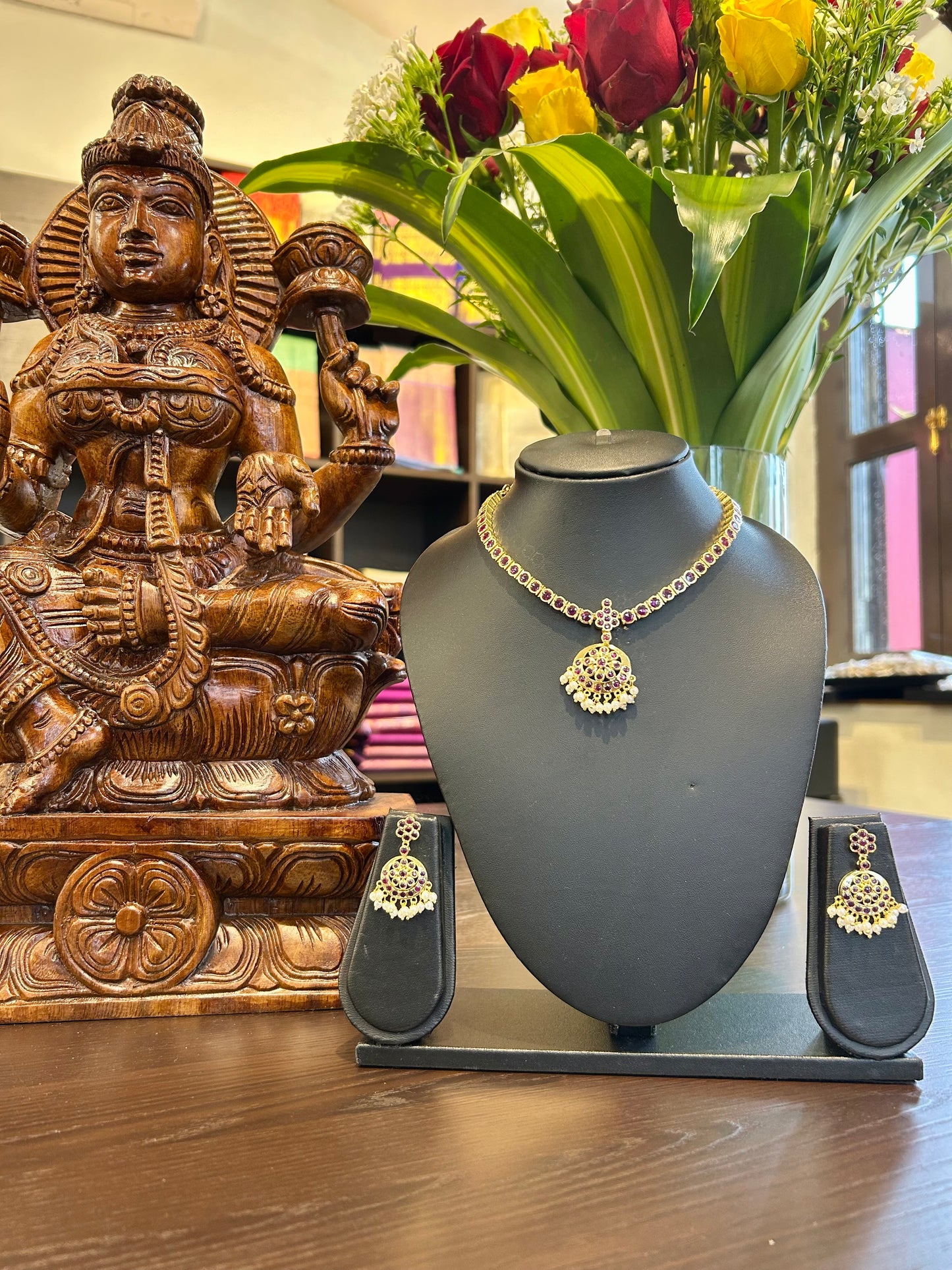 Chaitali Short Necklace Jewellery Set