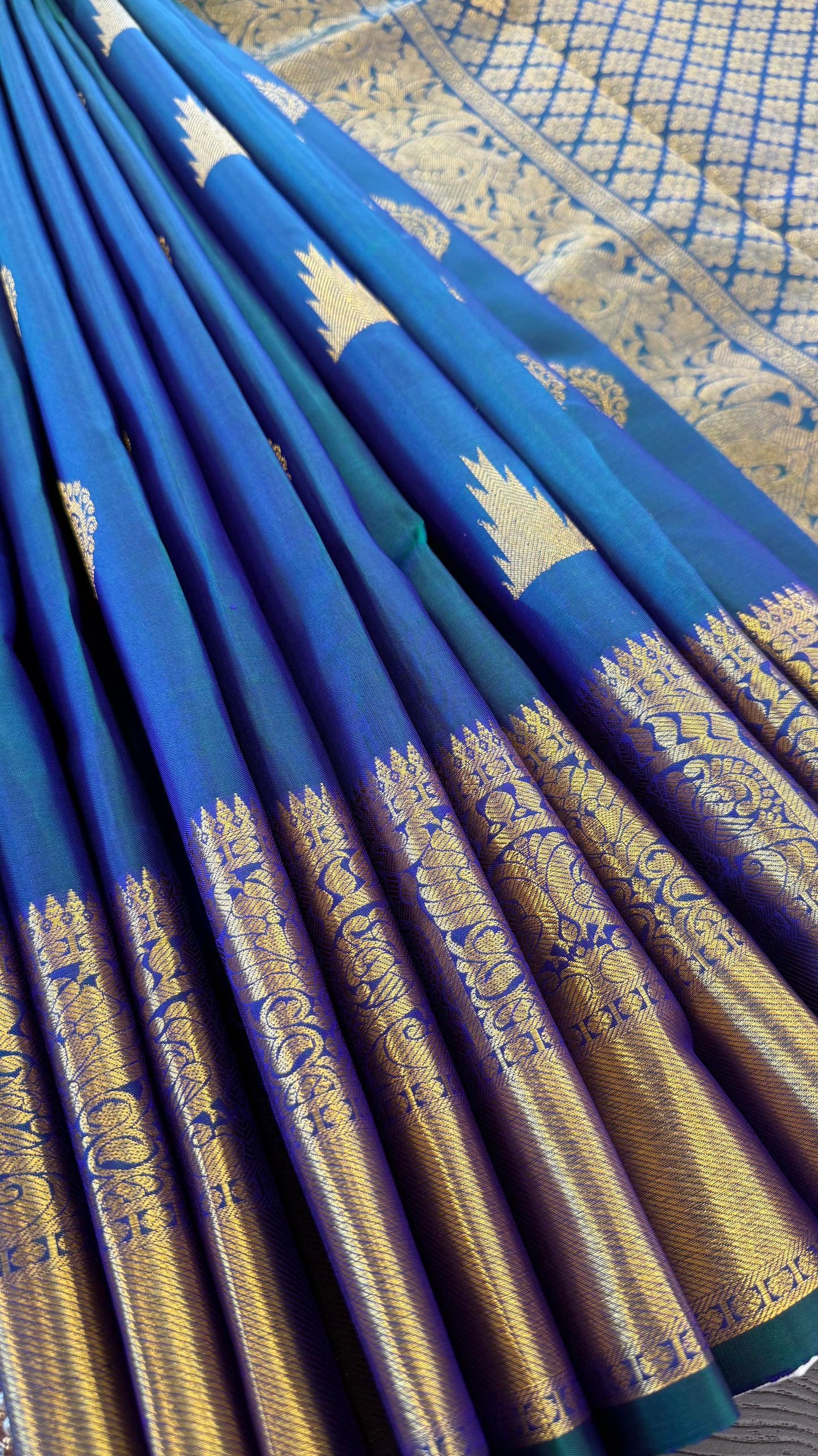 PEACOCK BLUE GOLD ZARI HANDLOOM KANICHIPURAM SILK SAREE (KSS95)