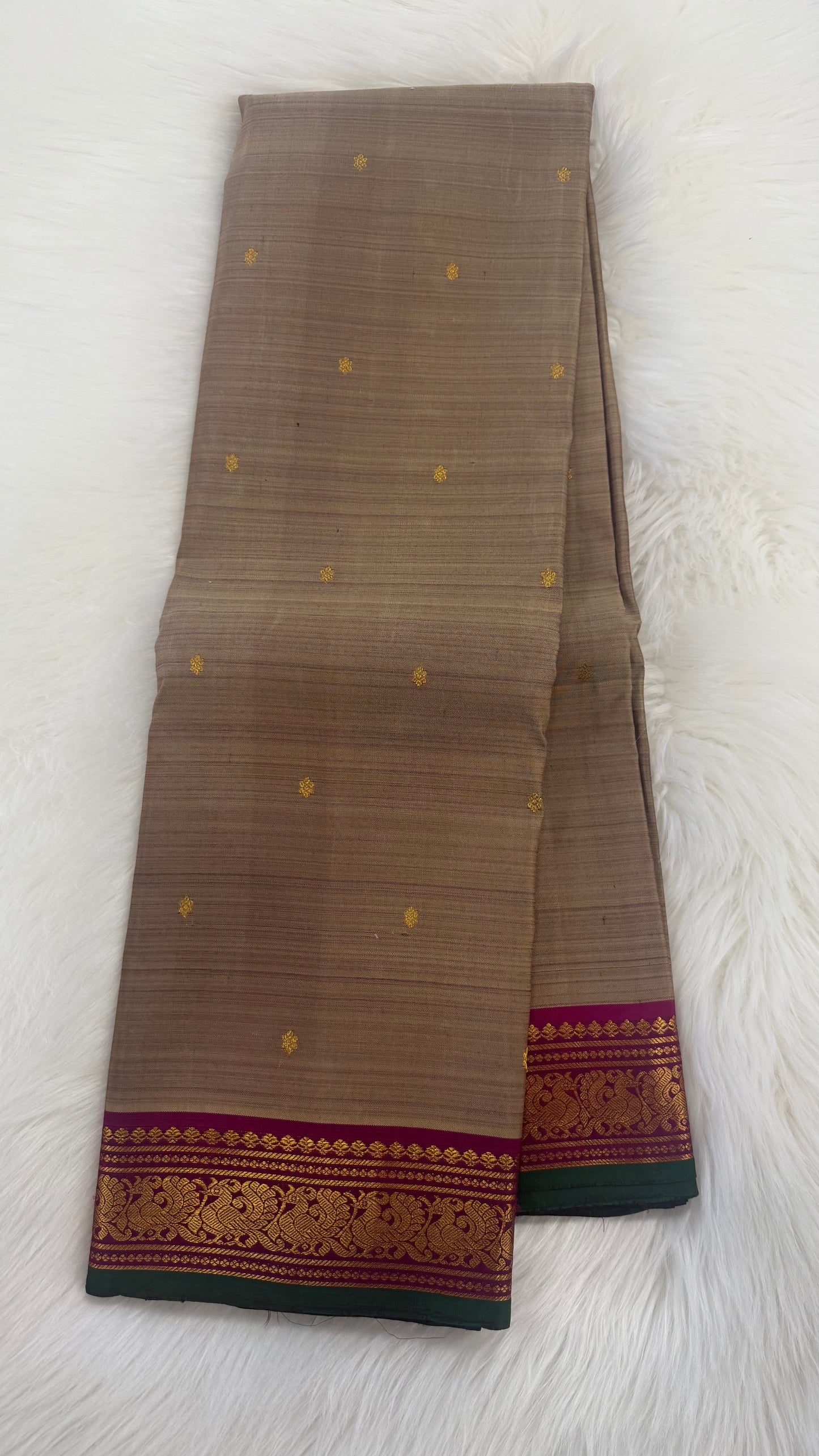 TAUPE GREY WITH CONTRAST PURPLE GOLD ZARI HANDLOOM KANICHIPURAM SILK SAREE (KSS199)