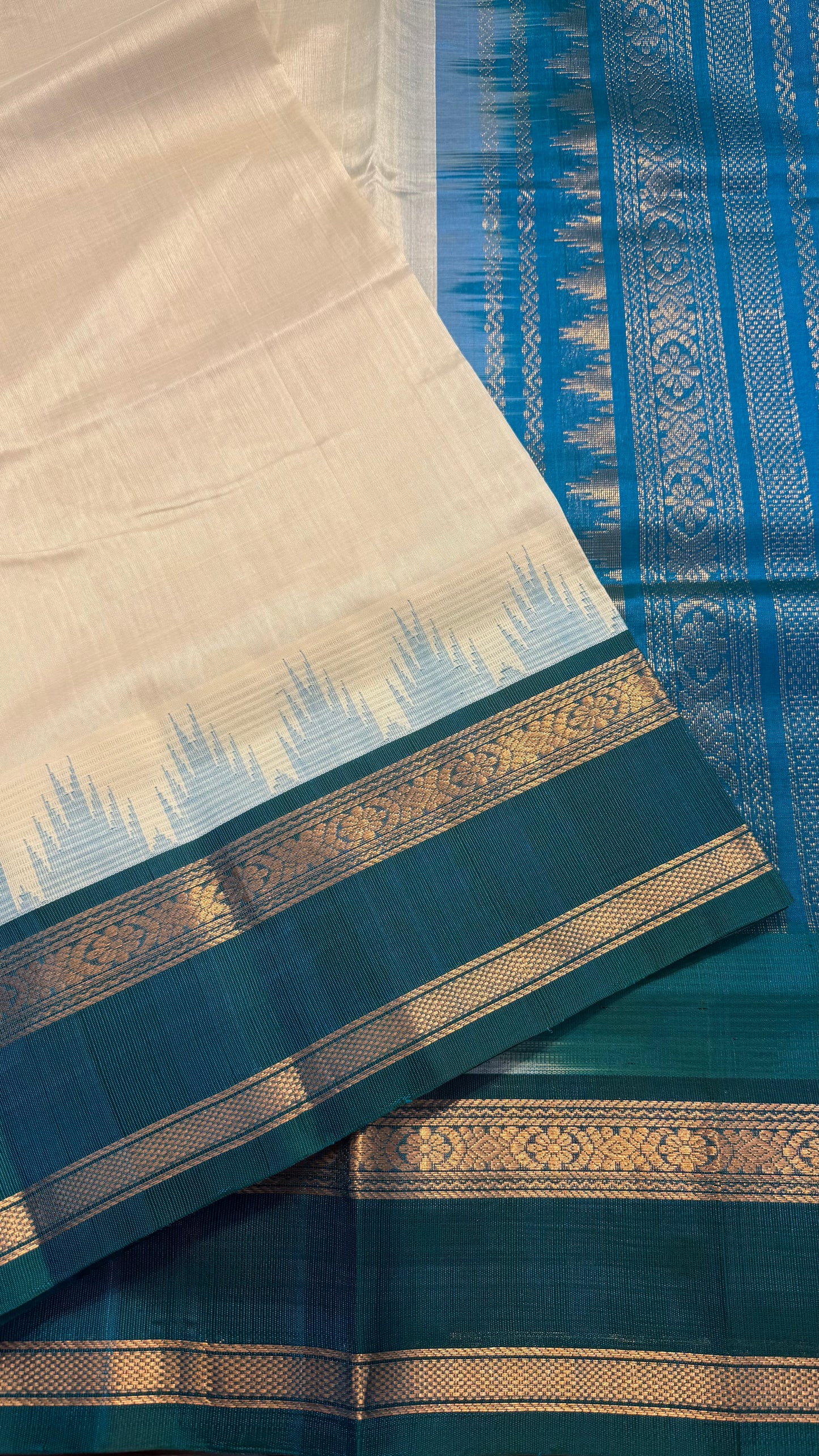 CREAM WITH PEACOCK BLUE TRADITIONAL RETTAI PETTA BORDER HANDLOOM KANCHIPURAM SILK COTTON (KSC44)