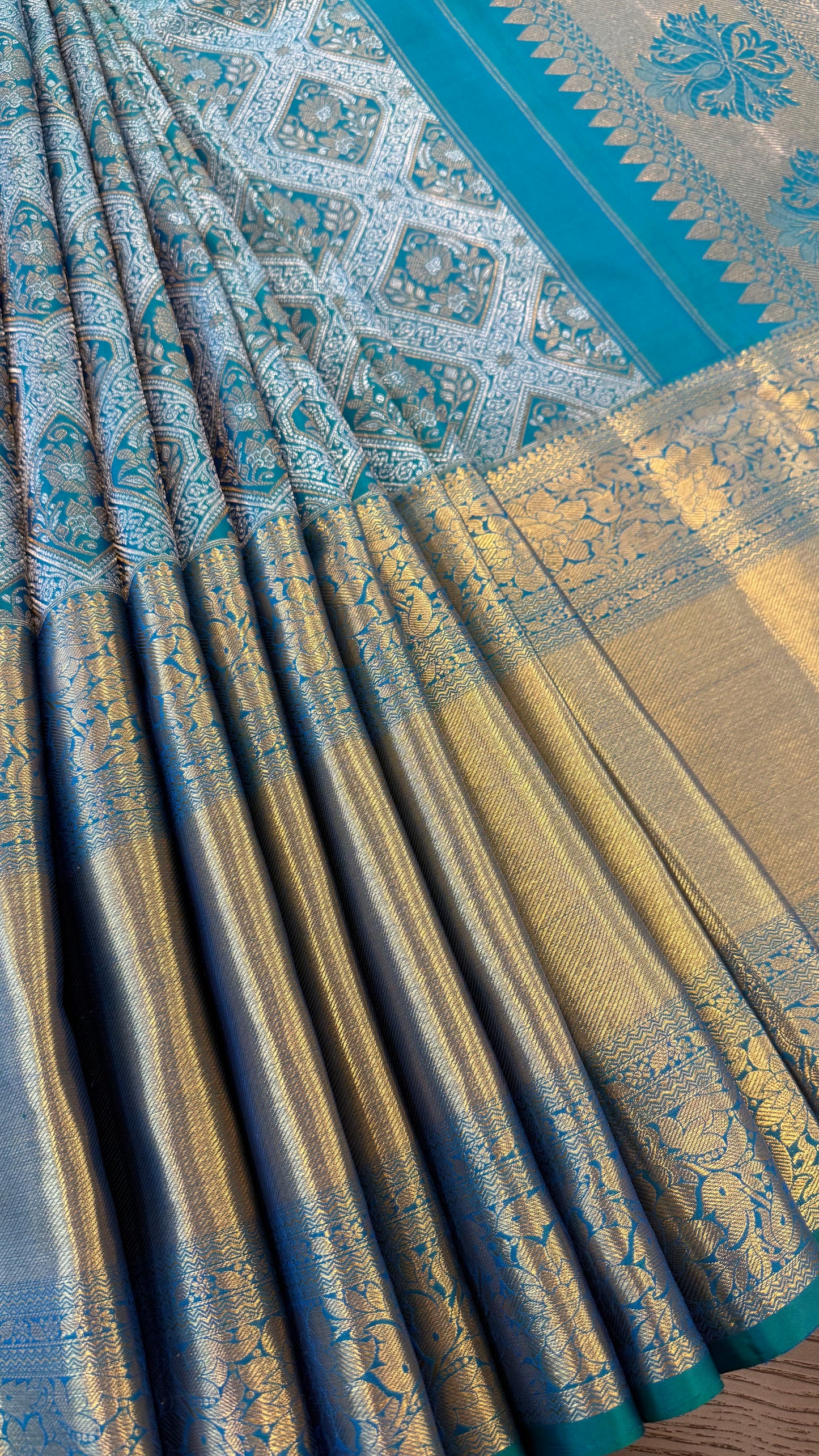 TURQUOISE GOLD & SILVER ZARI HANDLOOM KANICHIPURAM SILK SAREE (KSS90)