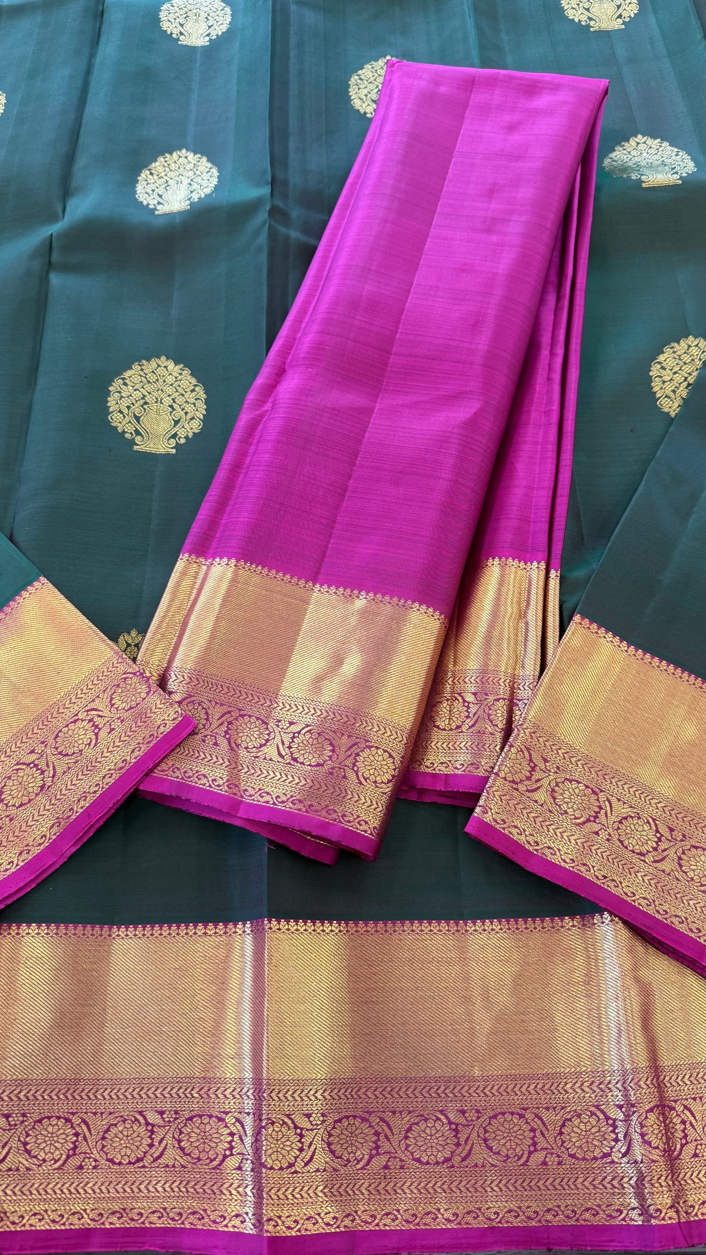 DUAL TONE BOTTLE GREEN AND PINK GOLD ZARI HANDLOOM KANICHIPURAM SILK SAREE (KSS68)