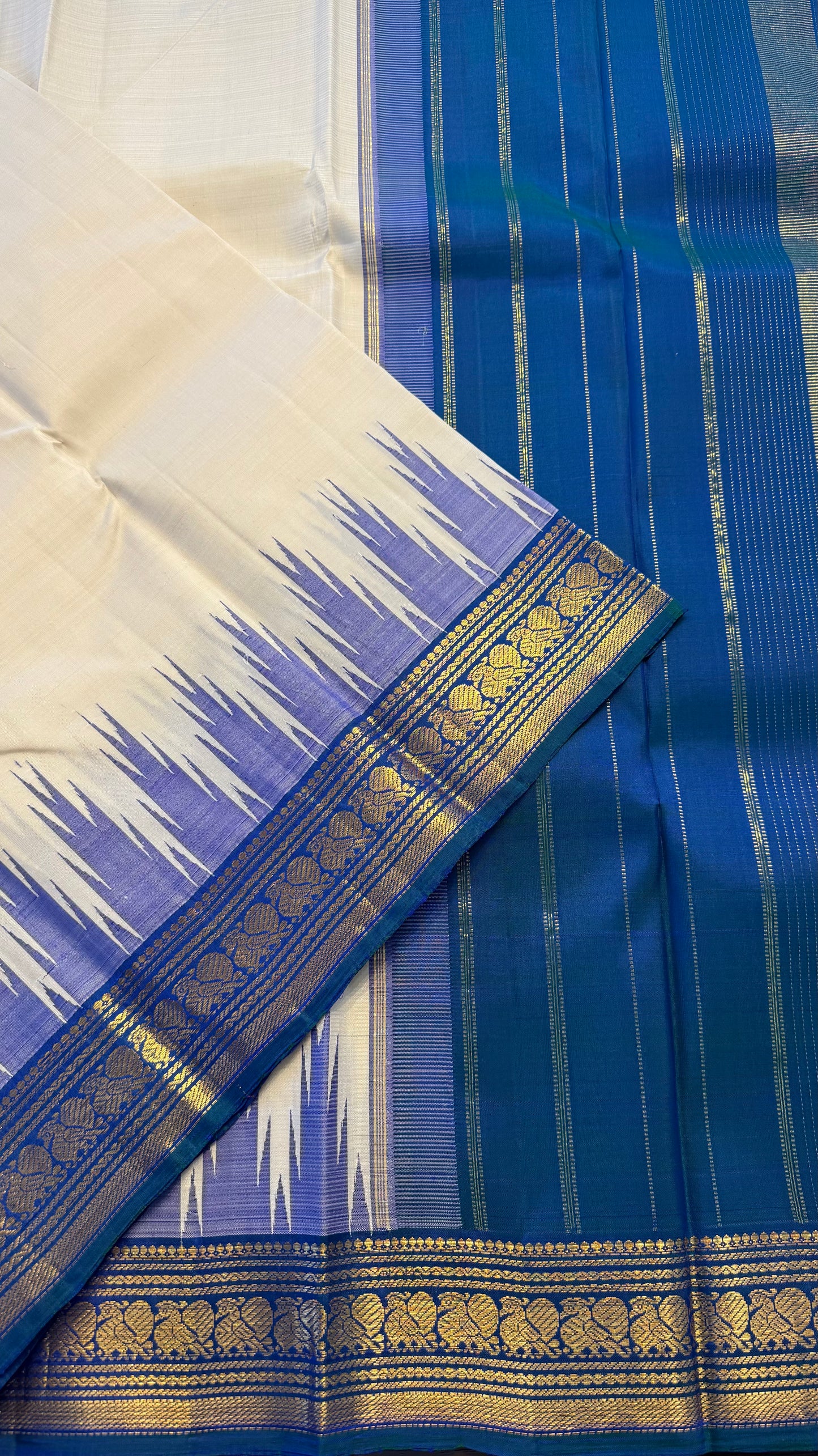 CREAM WITH CONTRAST PEACOCK BLUE GOLD ZARI HANDLOOM KANCHIPURAM SILK SAREE (KSS293)