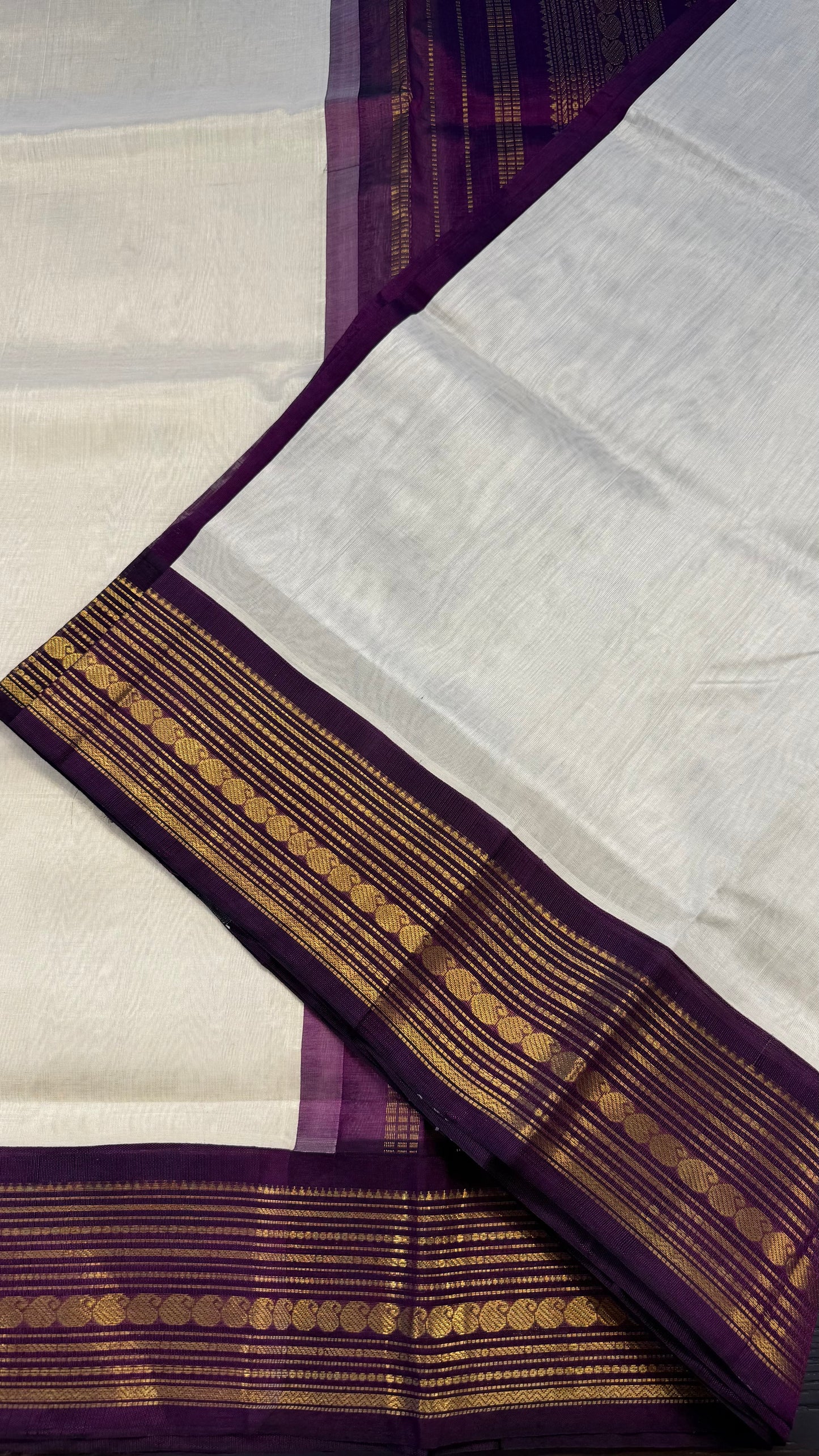 CREAM WITH DARK MAGENTA HANDLOOM KANCHIPURAM SILK COTTON (KSC109)