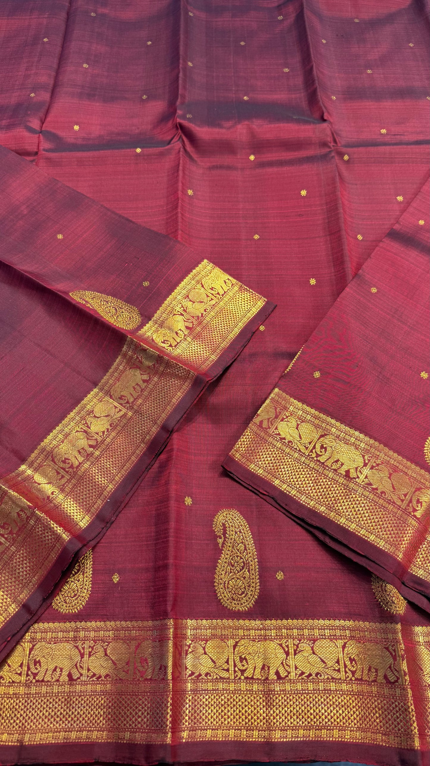 TRADITIONAL MAROON MANGO MOTIF GOLD ZARI HANDLOOM KANICHIPURAM SILK SAREE (KSS255)