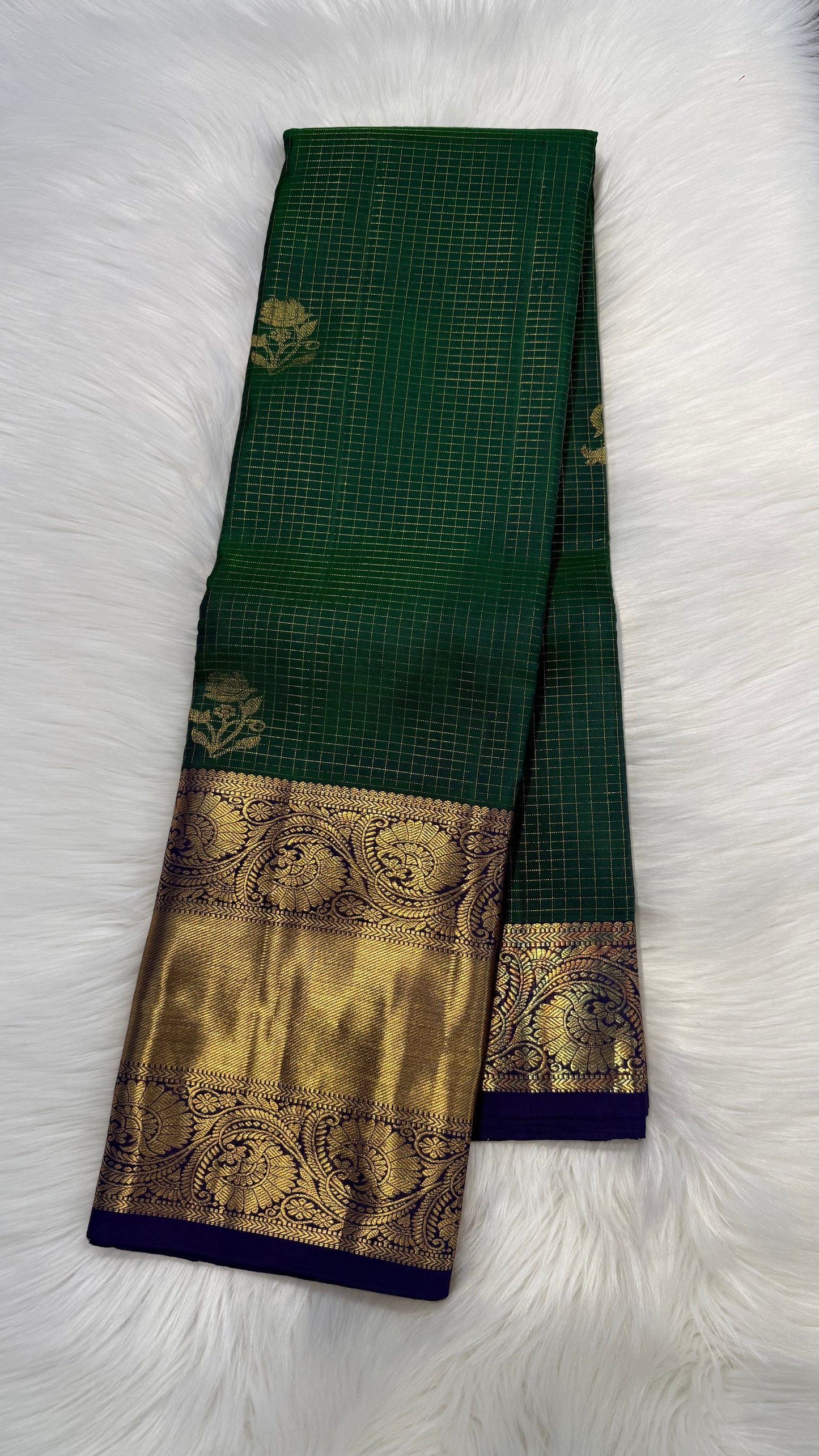 PEACOCK GREEN WITH CONTRAST BLUE GOLD ZARI HANDLOOM KANICHIPURAM SILK SAREE (KSS137)