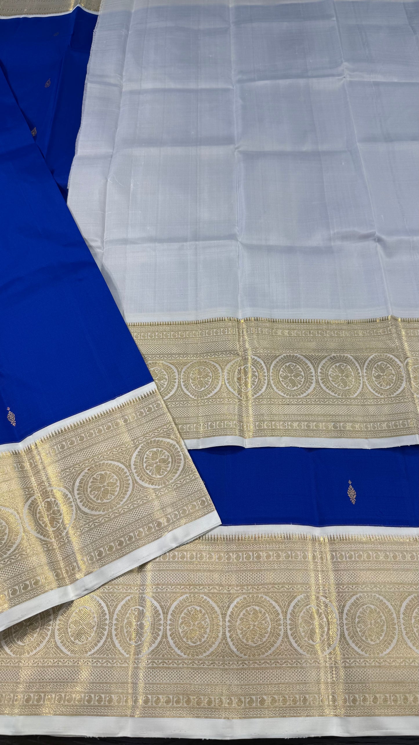ROYAL BLUE CONTRAST WITH OFF WHITE GOLD ZARI HANDLOOM KANCHIPURAM SILK SAREE (KSS467)