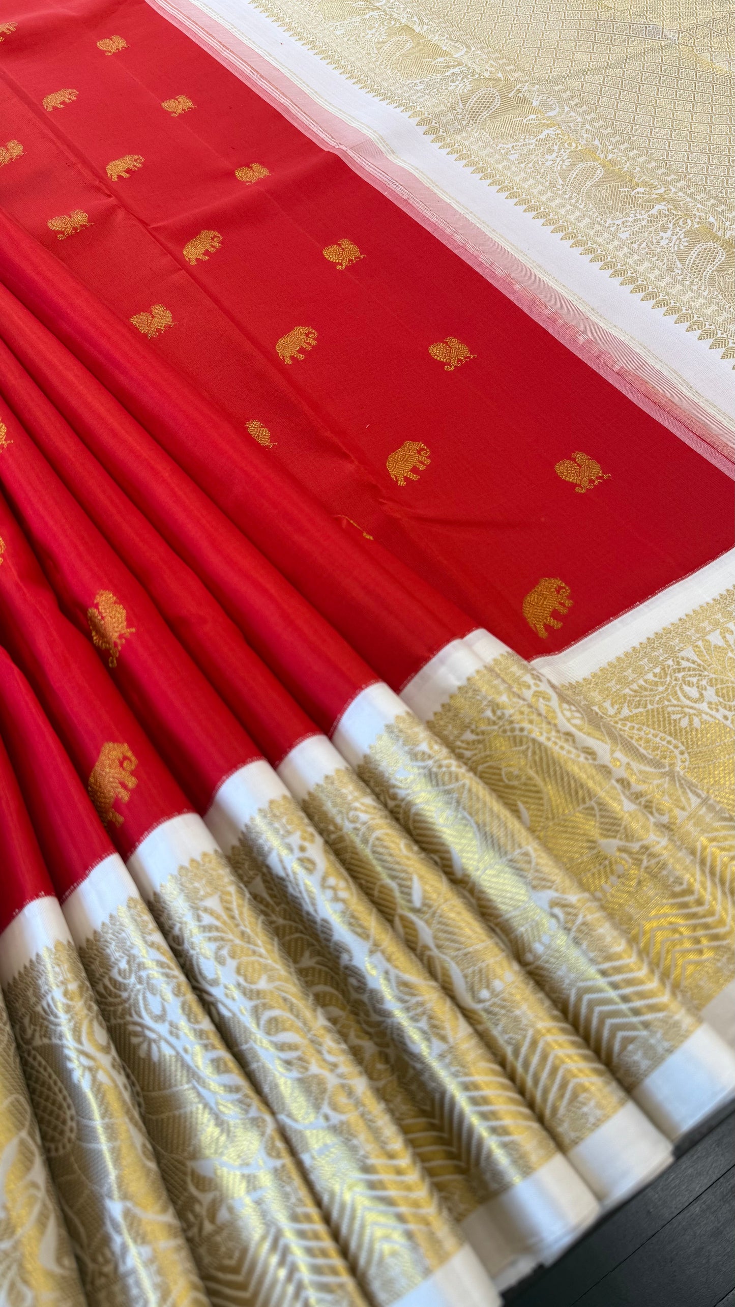CRIMSON RED WITH CONTRAST WHITE BORDER HANDLOOM KANICHIPURAM SILK SAREE (KSS232)
