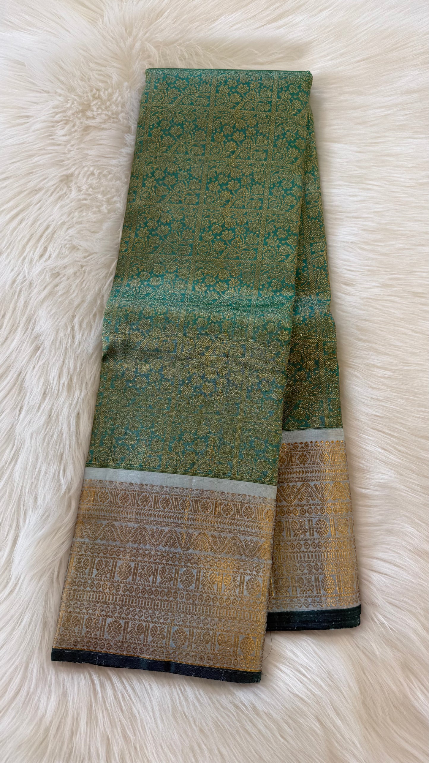 TEAL GREEN WITH CONTRAST PASTEL TURQUIOSE BLUE GOLD ZARI HANDLOOM KANICHIPURAM SILK SAREE (KSS265)