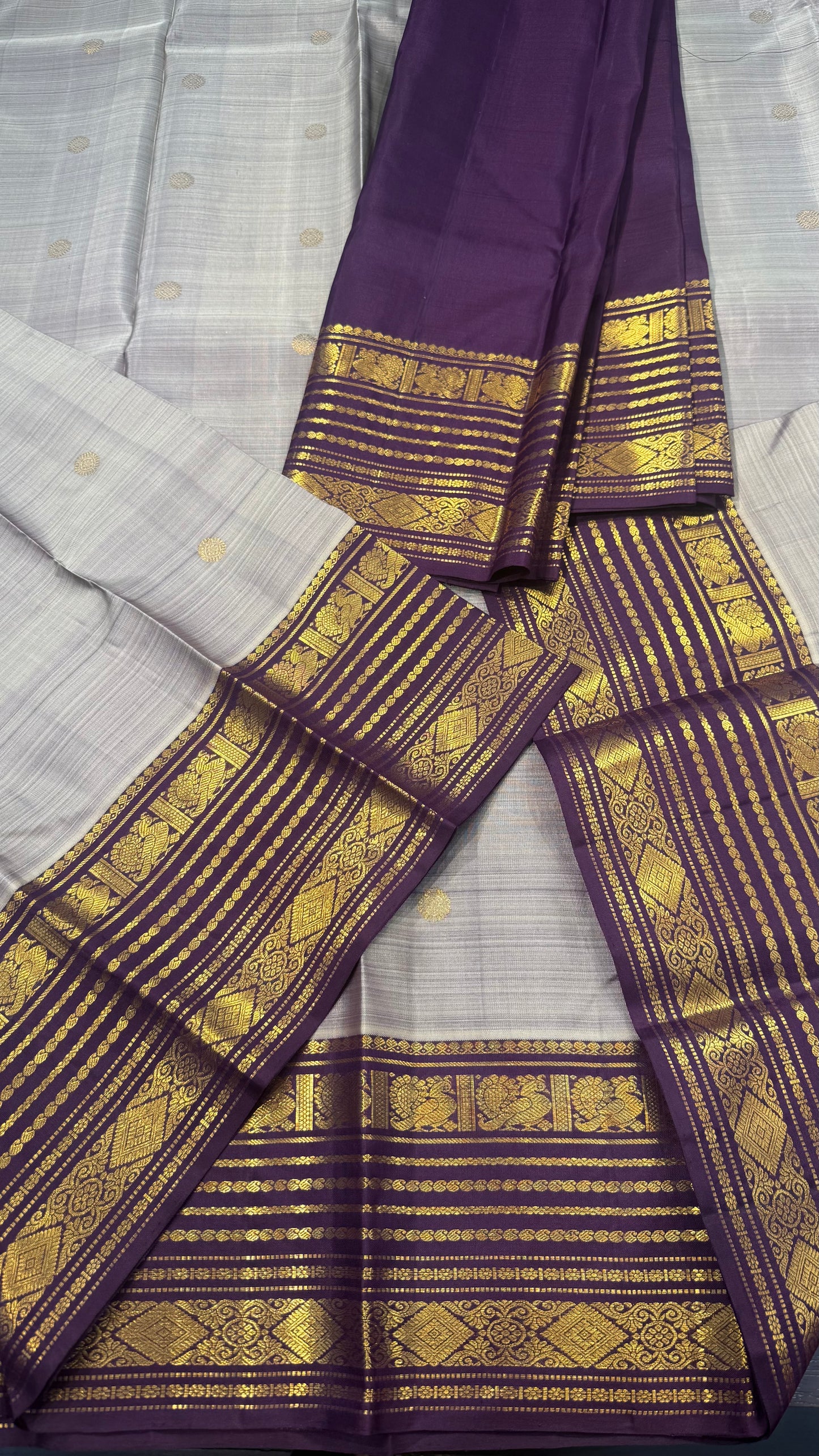 DUAL TONE GREY WITH CONTRAST DARK BYZANTIUM GOLD ZARI HANDLOOM KANICHIPURAM SILK SAREE (KSS191)