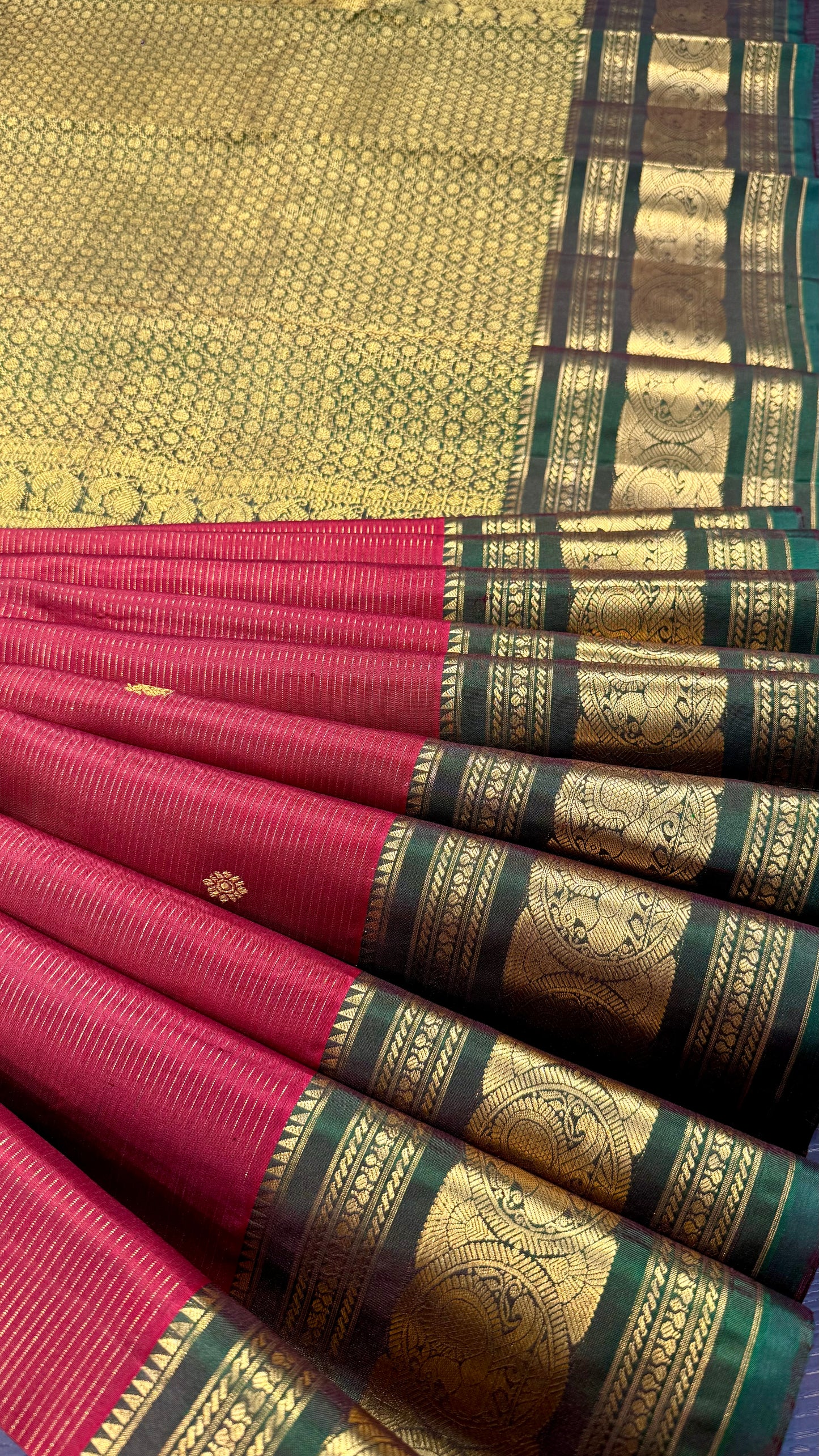 VAIRA OOSI MAROON WITH CONTRAST DUAL TONE GREEN BORDER HANDLOOM KANICHIPURAM SILK SAREE (KSS29)