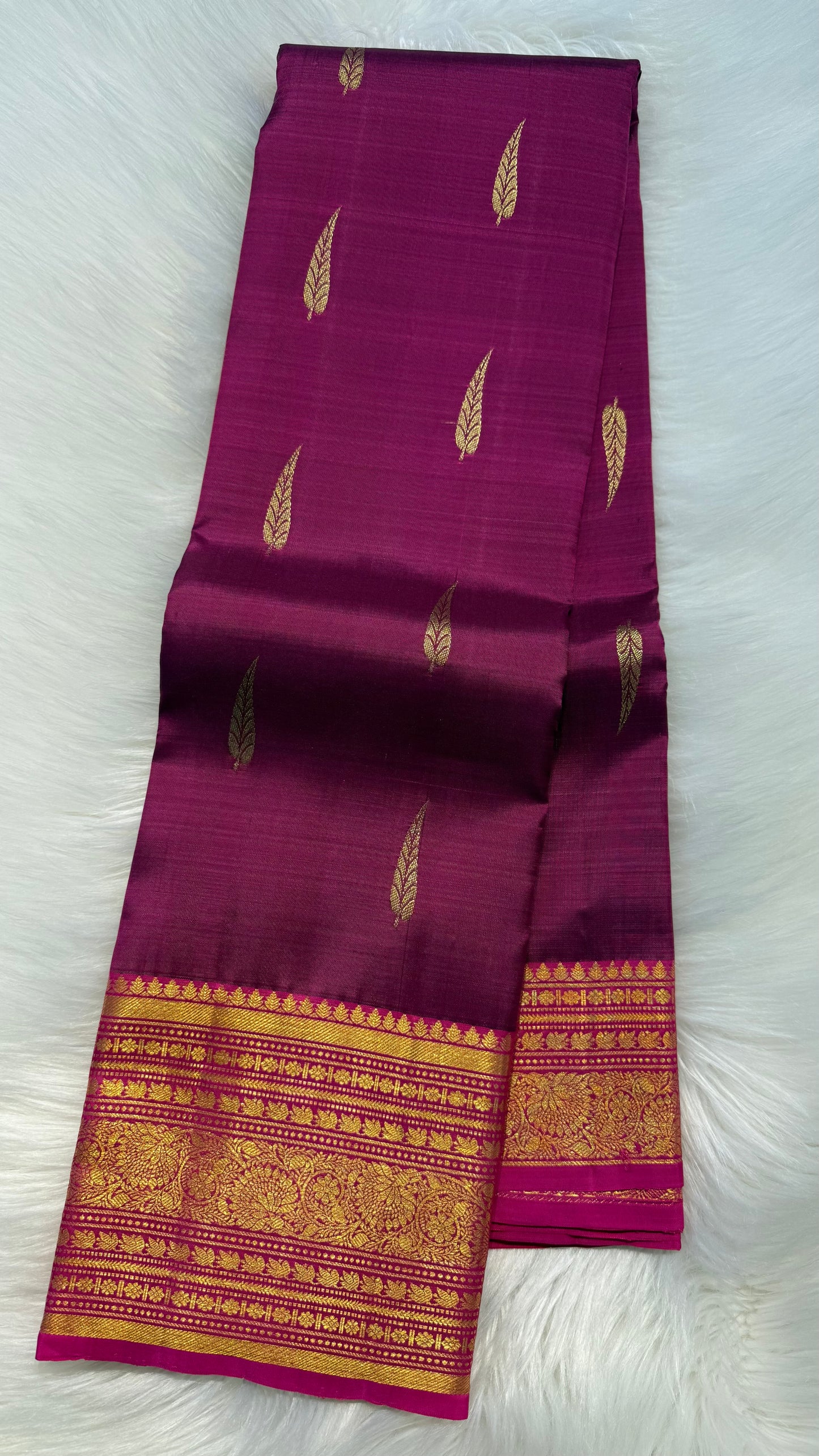 BERRY WITH CONTRAST PINK KANCHIPURAM HANDLOOM SILK SAREE (KSS400)