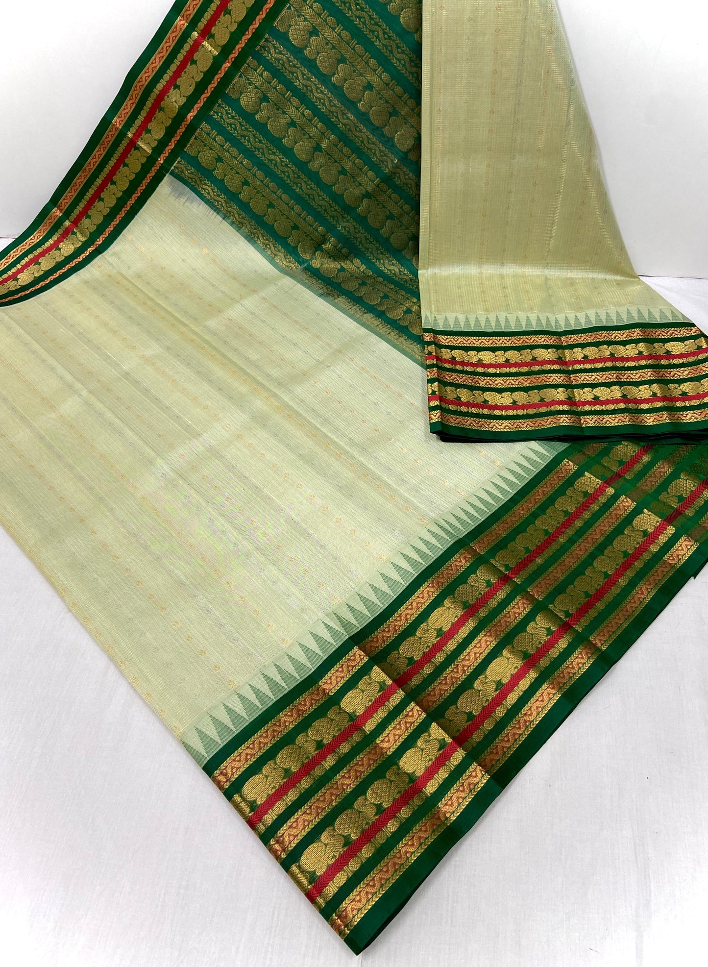 LIGHT GREEN WITH BOTTLE GREEN TRADITIONAL KUPPADAM HANDLOOM KANCHIPURAM SILK COTTON (KSC55)