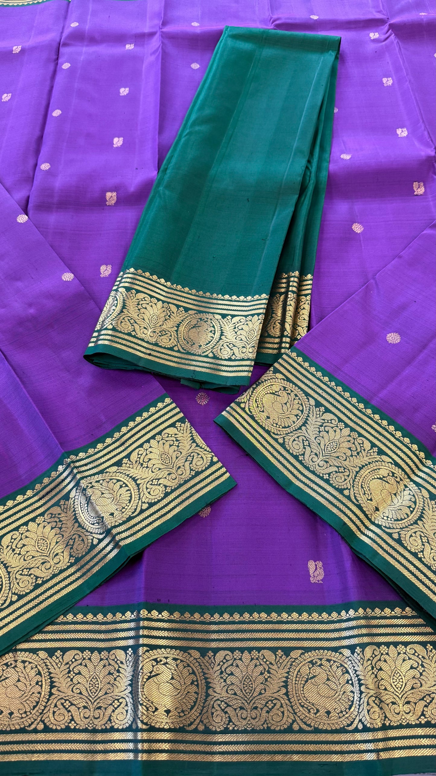 VADAMALLI PURPLE WITH CONTRAST BOTTLE GREEN GOLD ZARI HANDLOOM KANICHIPURAM SILK SAREE (KSS101)