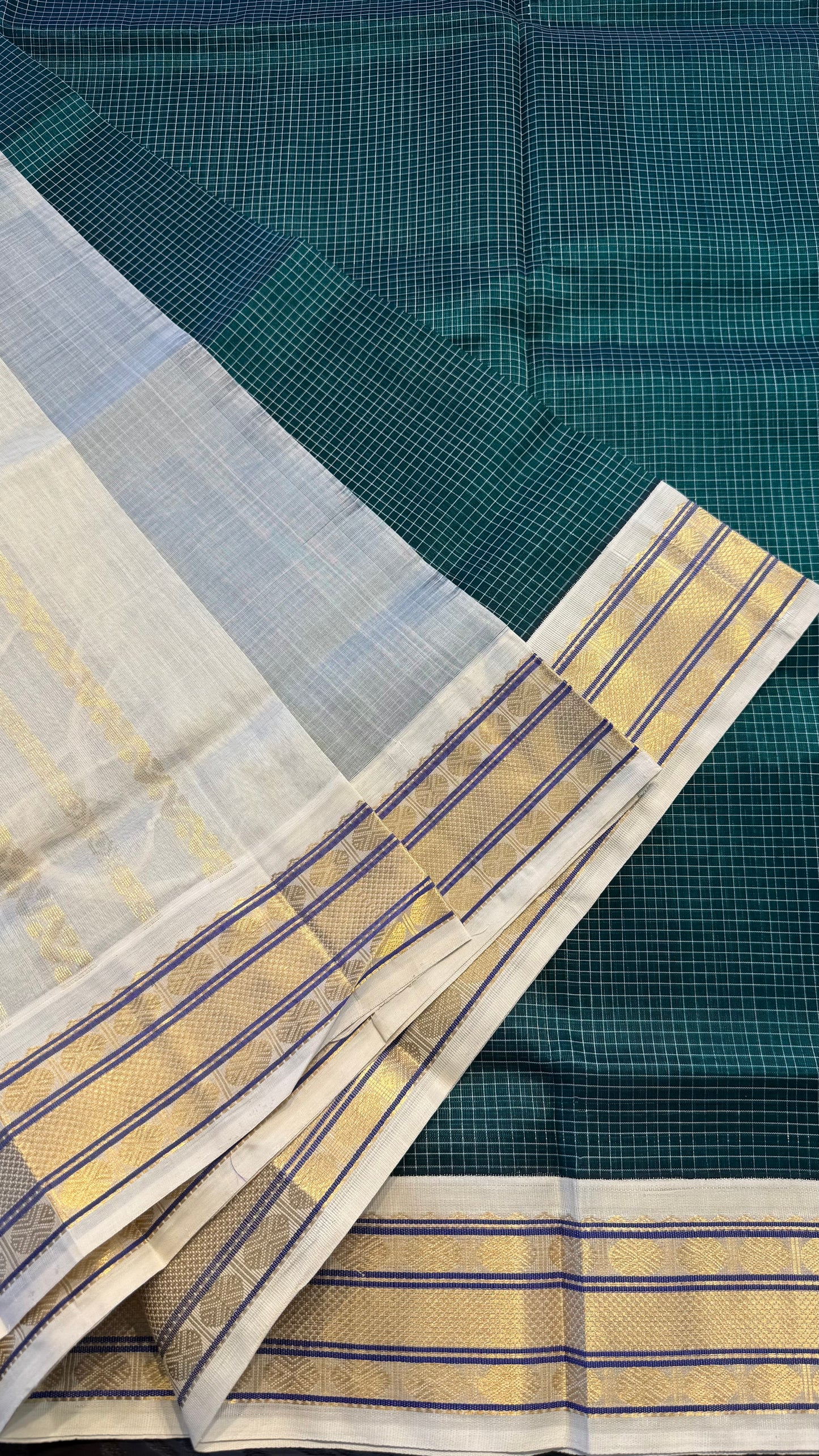 CHECKED DARK GREEN WITH WHITE HANDLOOM KANCHIPURAM SILK COTTON (KSC136)