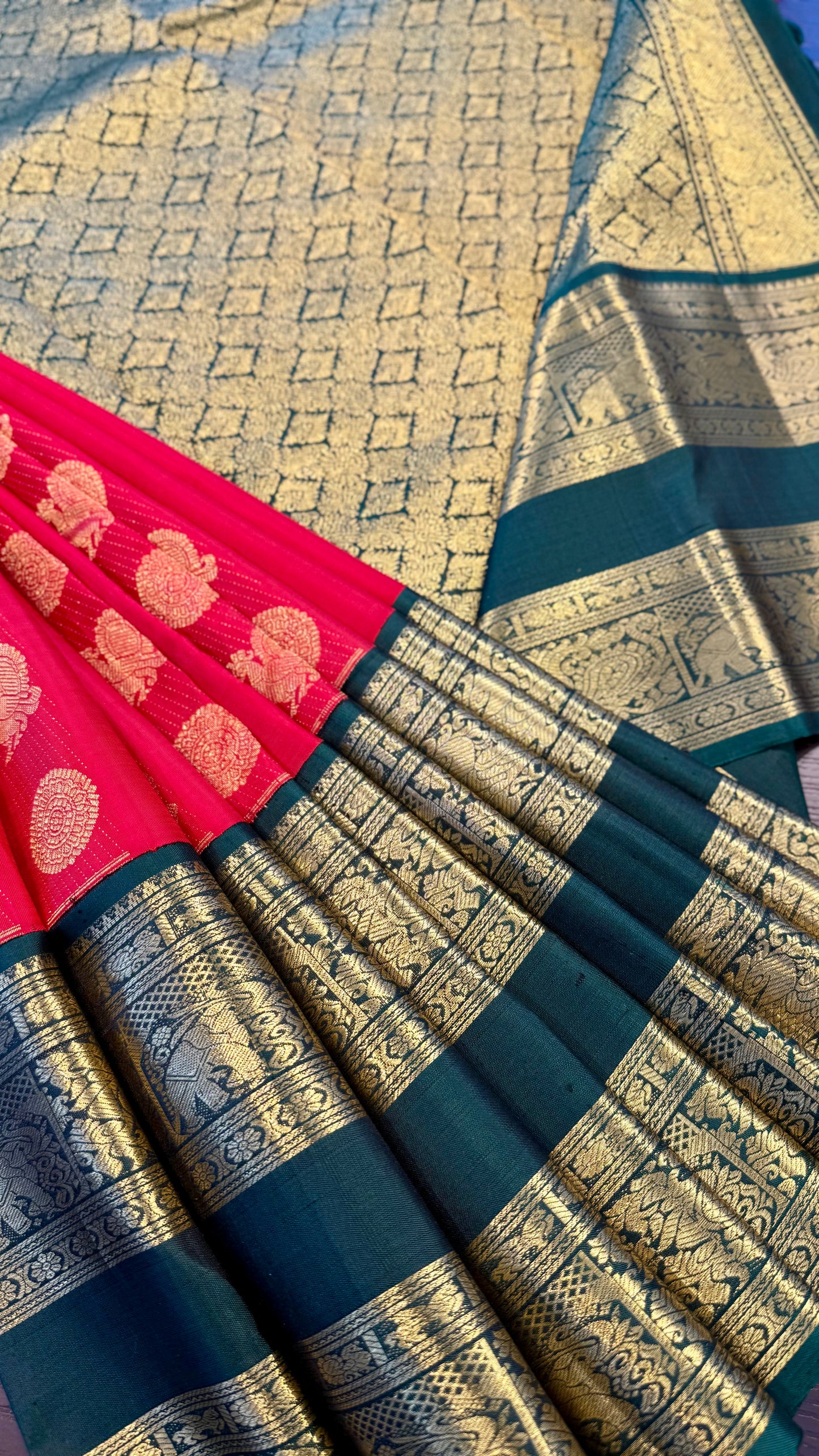 CHILLI RED CONTRAST BOTTLE GREEN HANDLOOM KANICHIPURAM SILK SAREE (KSS100)