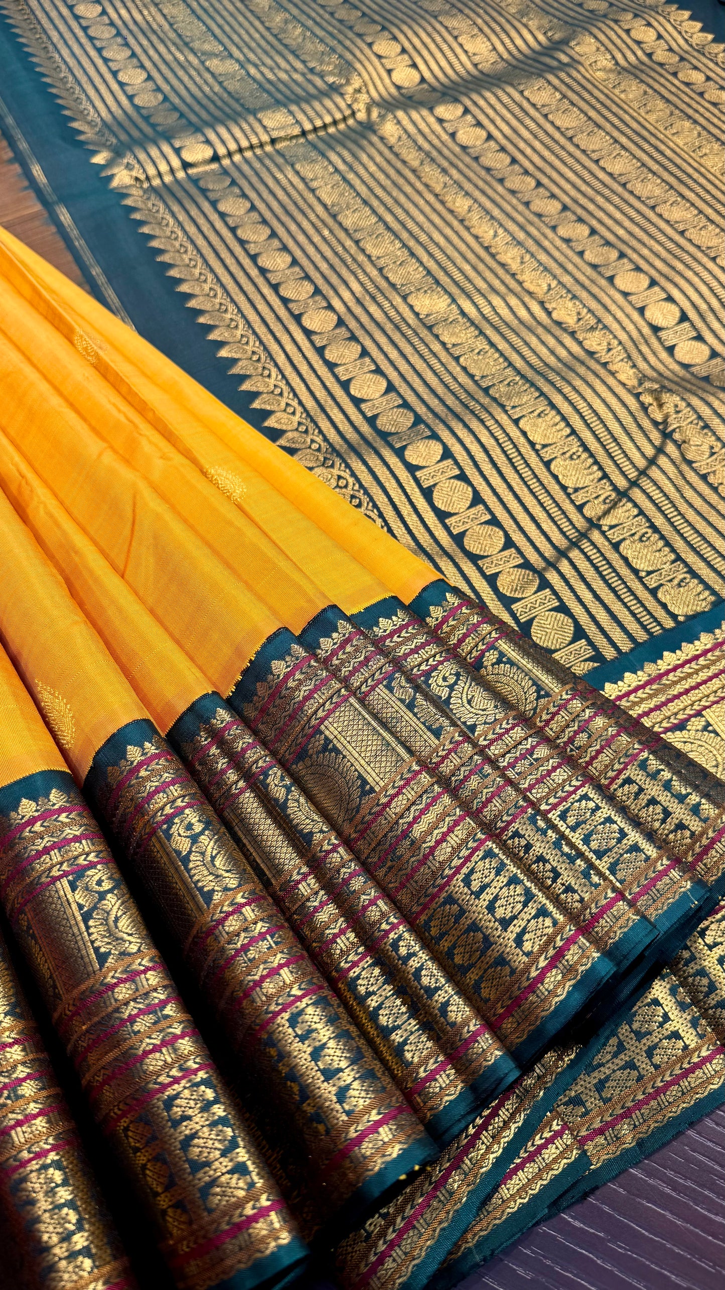 TRADITIONAL MANGO YELLOW WITH BOTTLE GREEN HANDLOOM KANICHIPURAM SILK SAREE (KSS28)