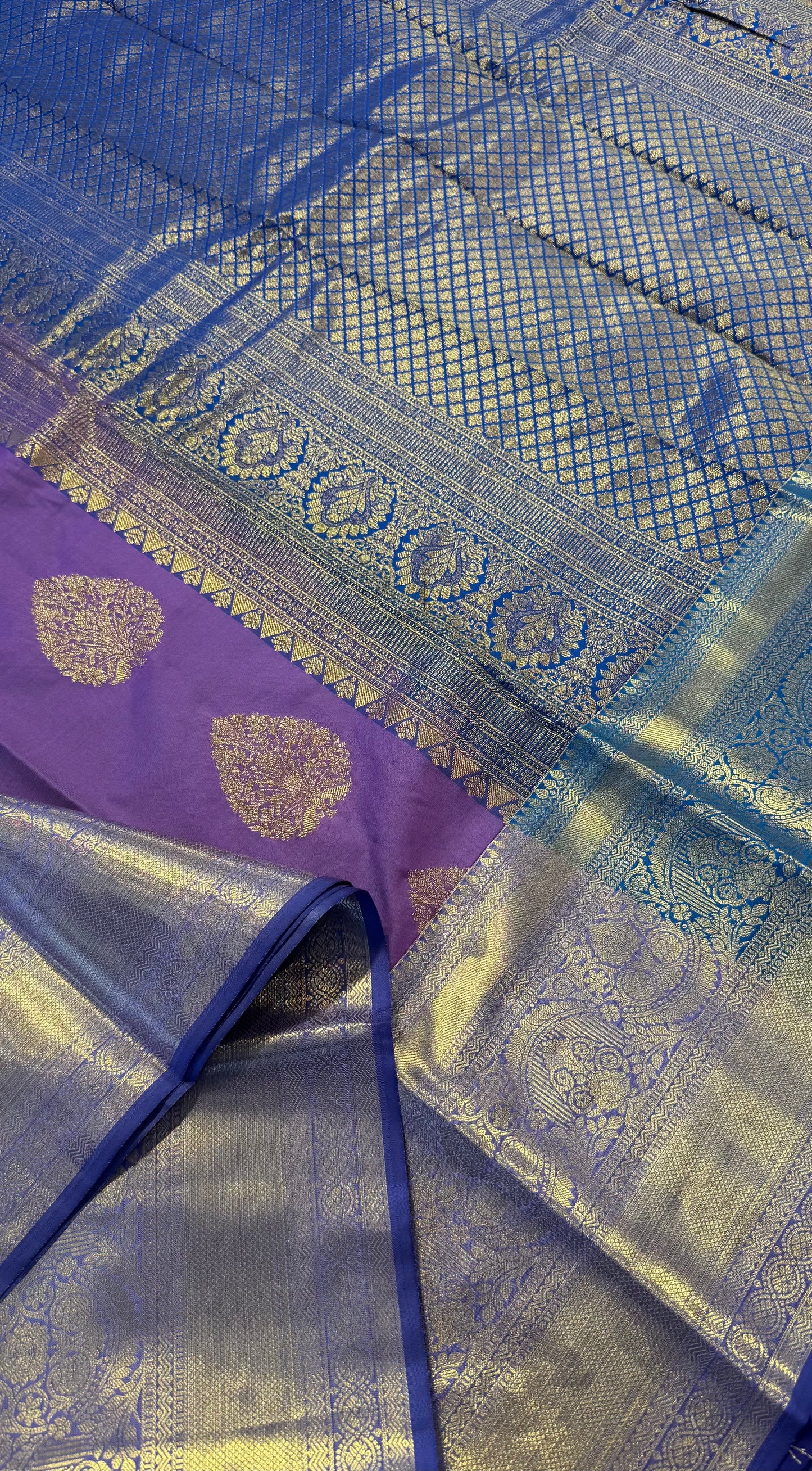 PURPLE WITH CONTRAST NAVY BLUE SEMI SILK KANICHIPURAM SILK SAREE (SSKS39)