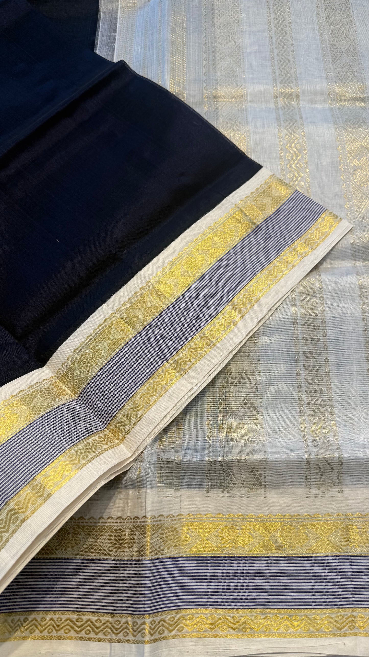 NAVY BLUE WITH CONTRAST WHITE KANCHIPURAM SILK COTTON SAREE (KSC30)