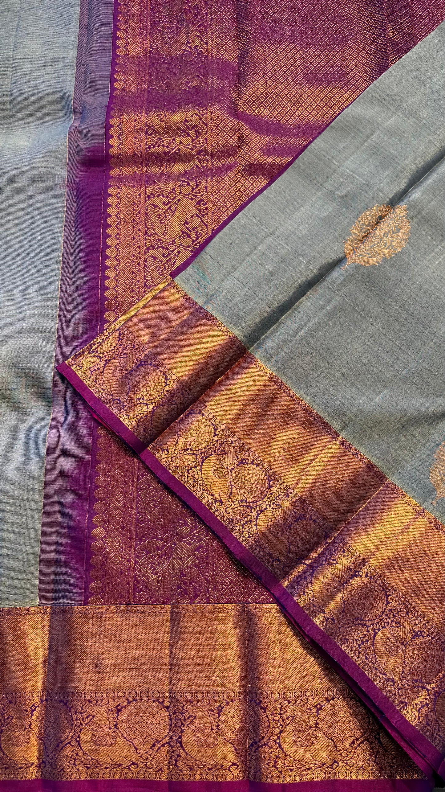 TAUPE GREY WITH CONTRAST PURPLE GOLD ZARI HANDLOOM KANICHIPURAM SILK SAREE (KSS329)