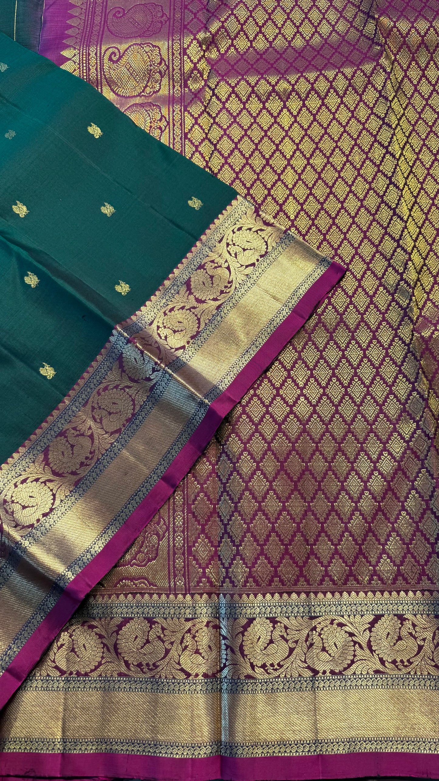 FOREST GREEN WITH CONTRATS PURPLE GOLD ZARI HANDLOOM KANCHIPURAM SILK SAREE (KSS361)