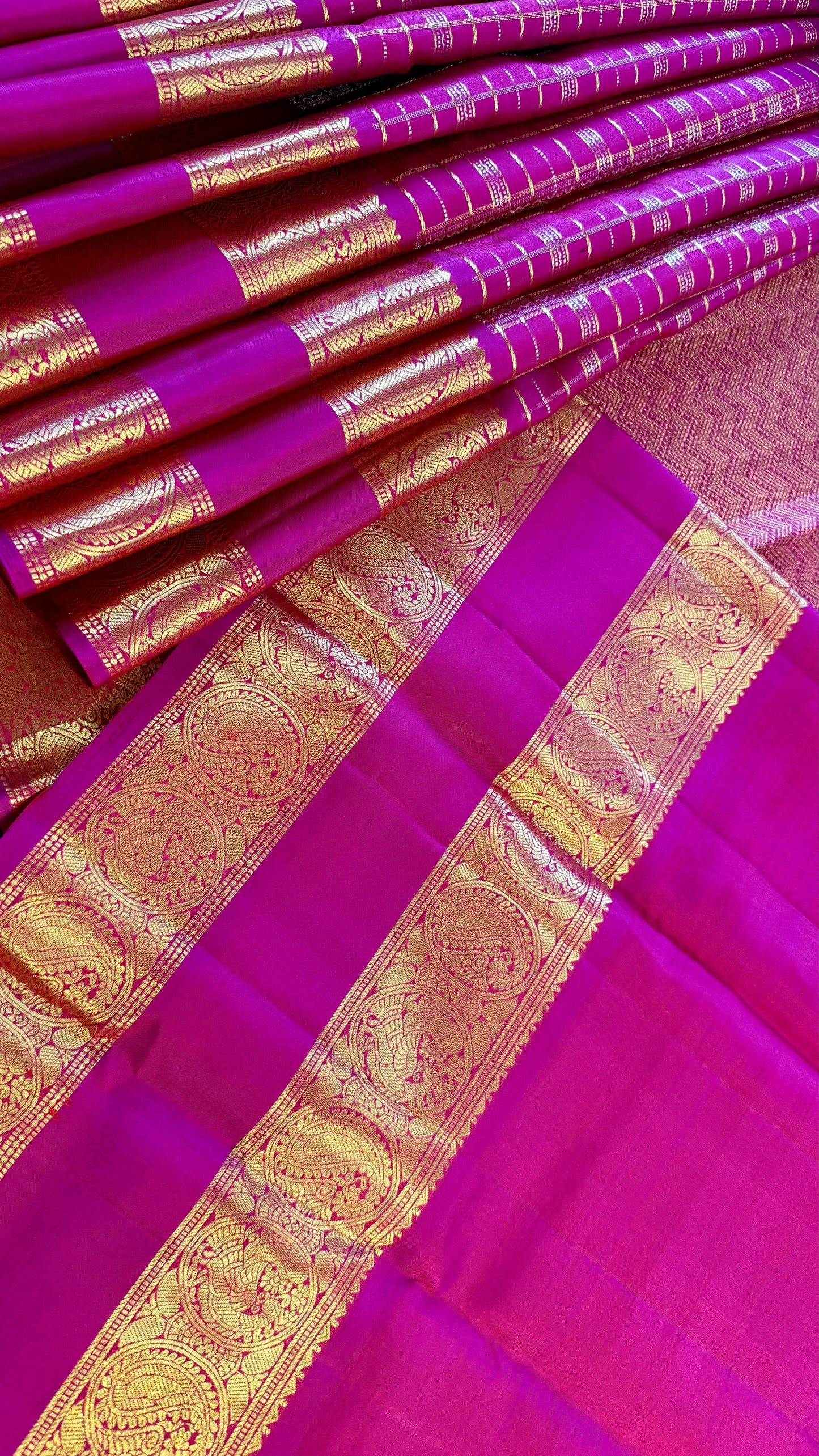 MAGENTA GOLD & SILVER ZARI KATTAM HANDLOOM KANICHIPURAM SILK SAREE (KSS34)