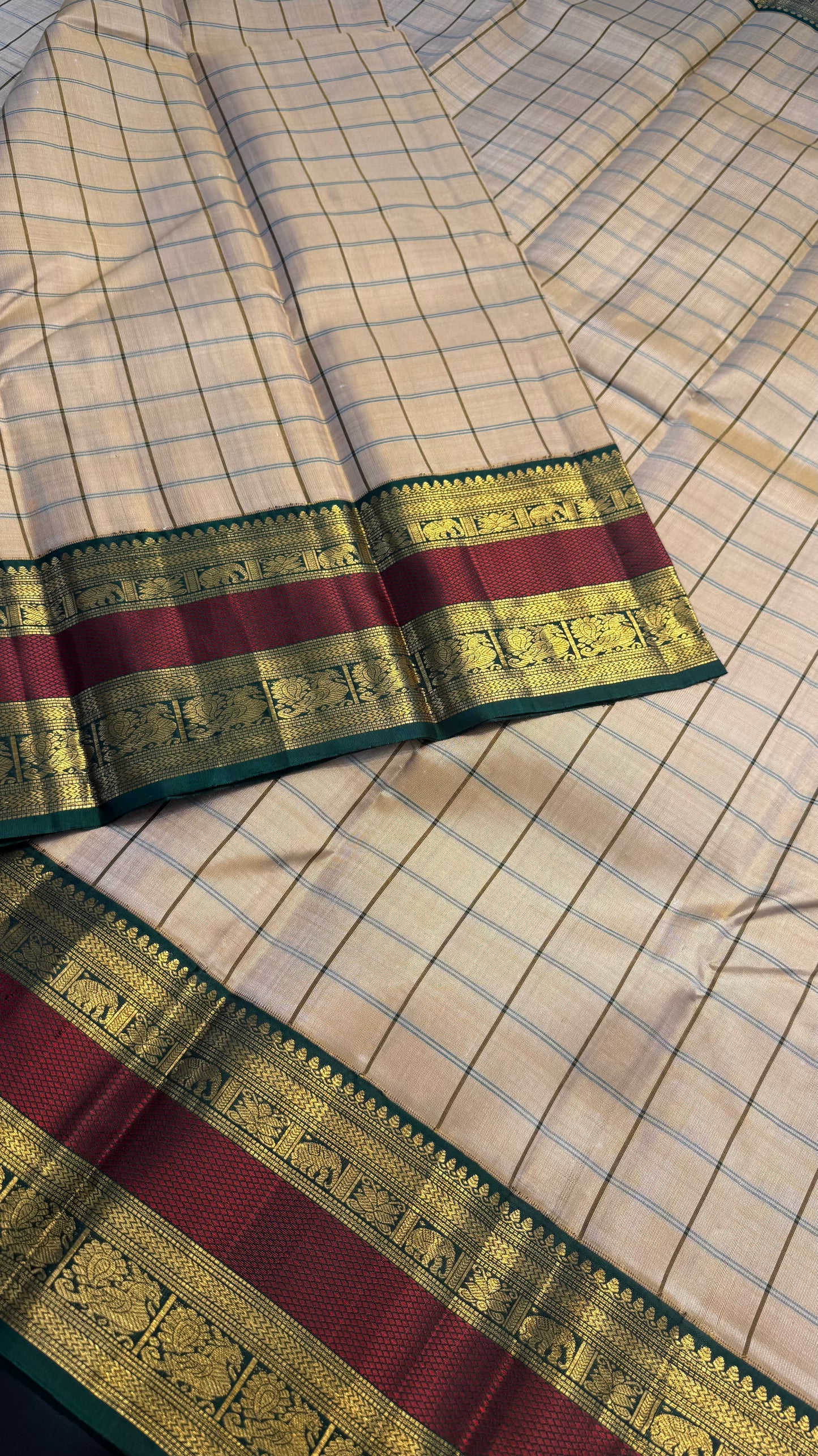 CASHEW CHECKED CONTRAST GREEN GOLD ZARI HANDLOOM KANICHIPURAM SILK SAREE (KSS114)