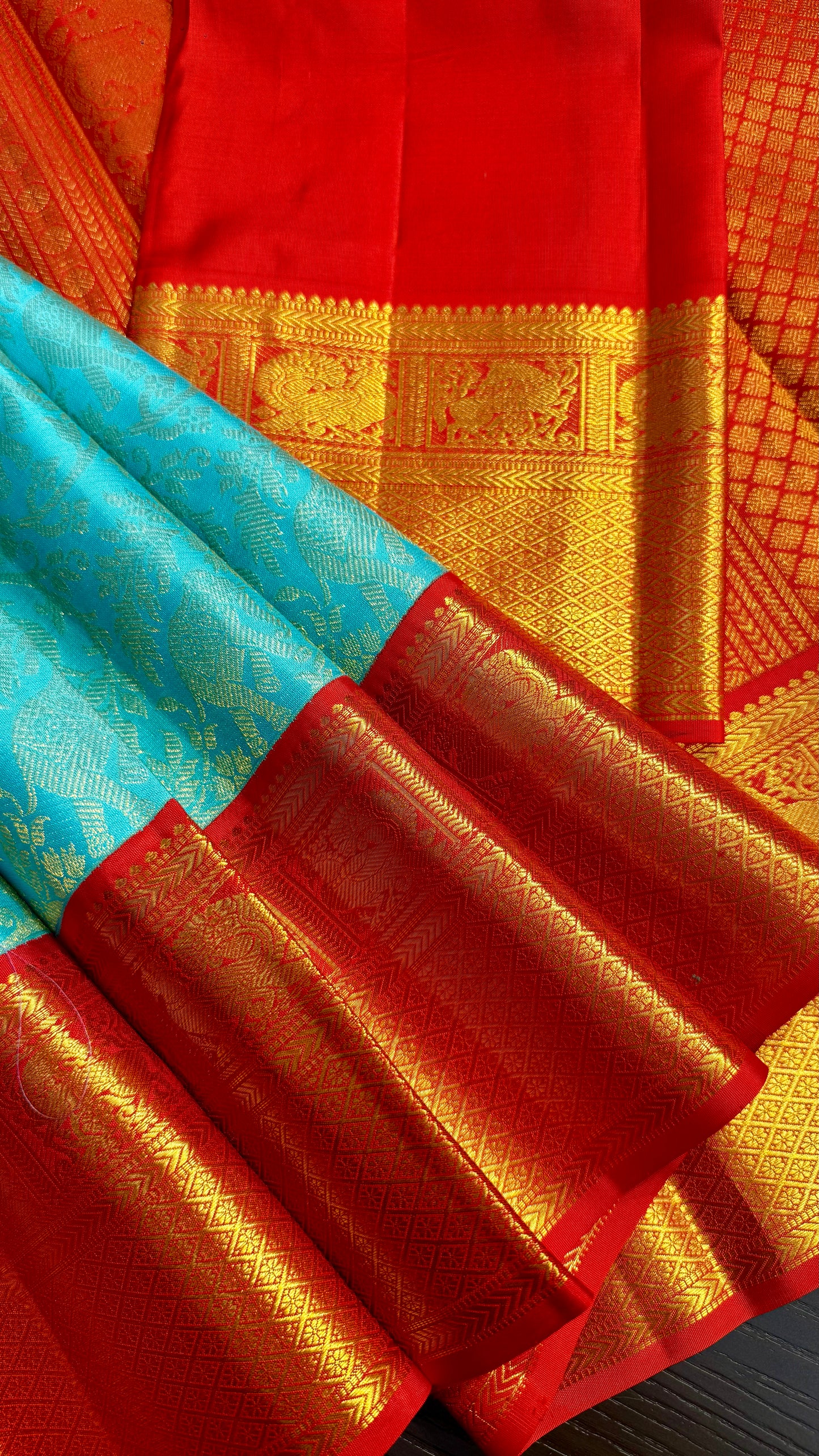 AQUAMARINE BLUE VANASINGARAM WITH CONTRAST CHILI RED HANDLOOM KANICHIPURAM SILK SAREE (KSS31)