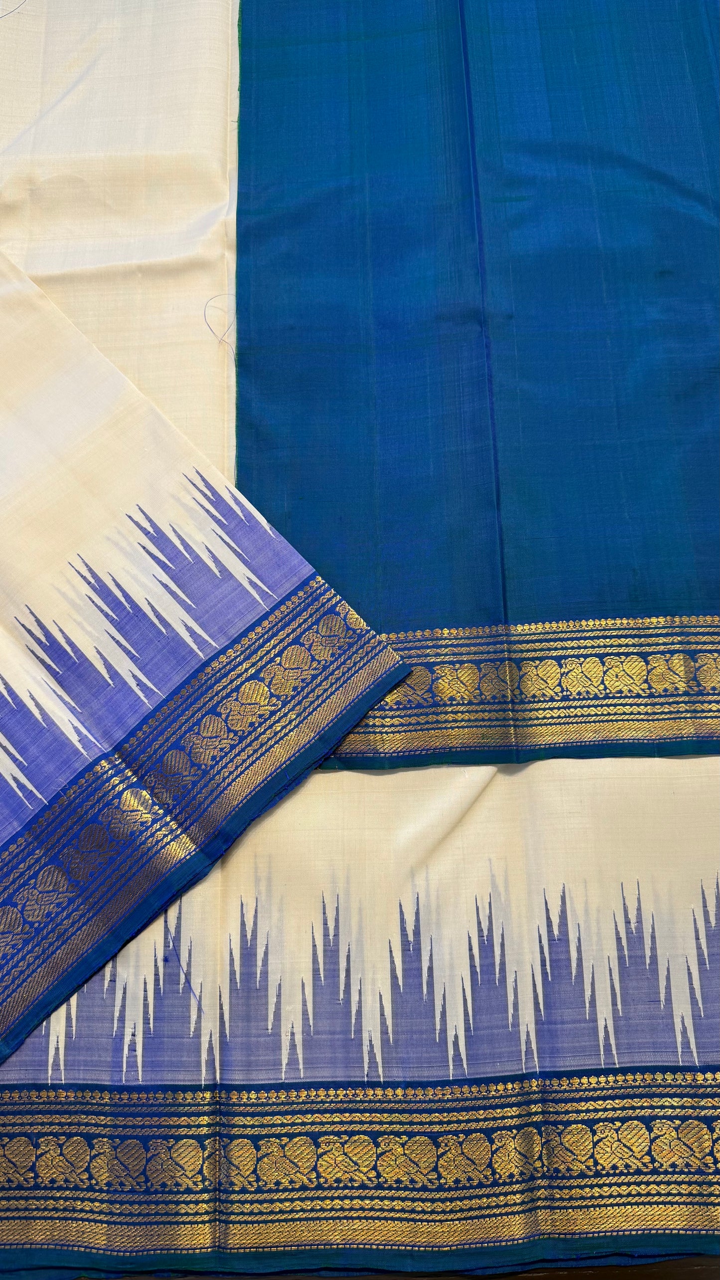 CREAM WITH CONTRAST PEACOCK BLUE GOLD ZARI HANDLOOM KANCHIPURAM SILK SAREE (KSS293)