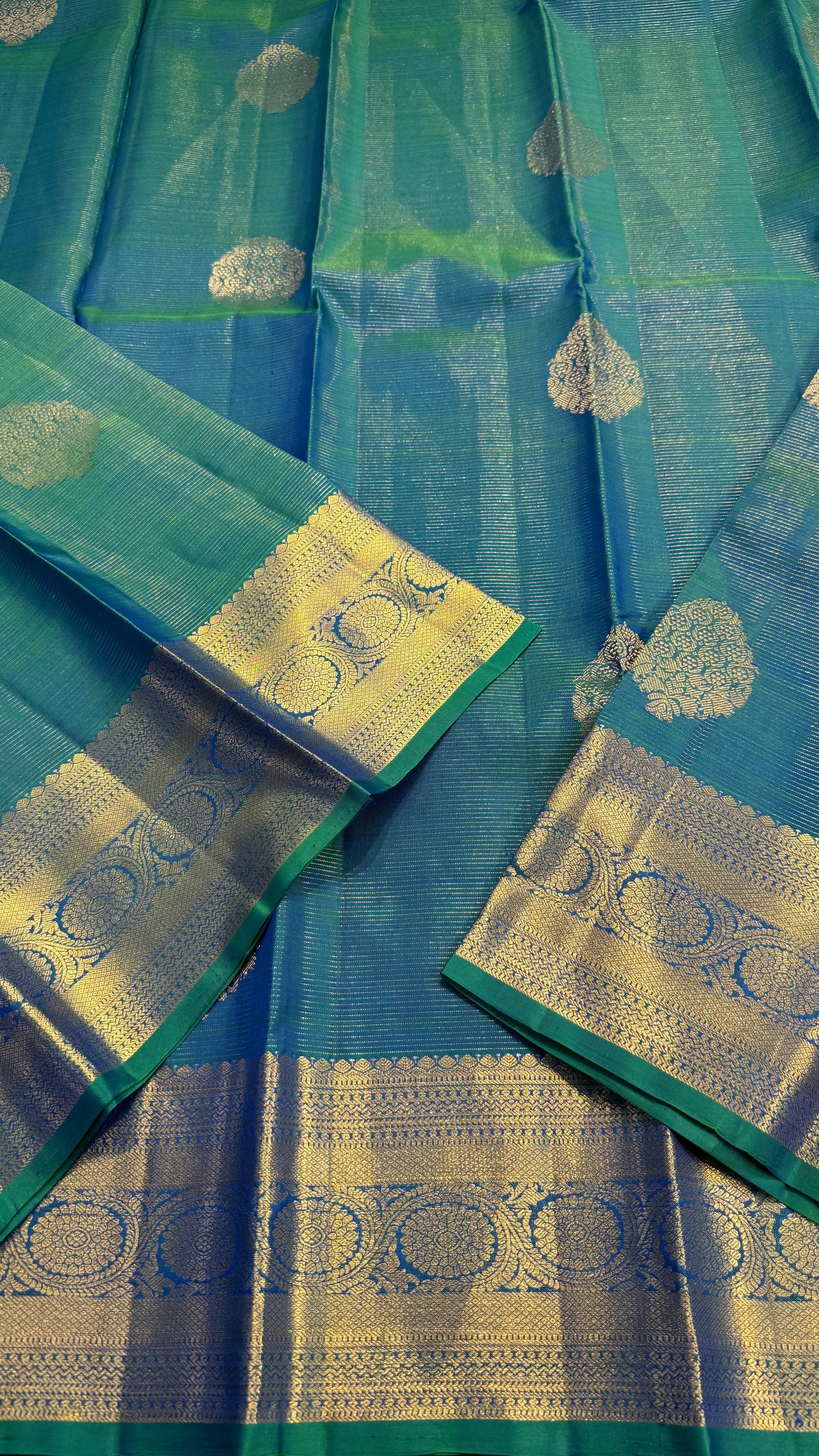 VAIRA OOSI GREENISH BLUE GOLD ZARI HANDLOOM KANICHIPURAM SILK SAREE (KSS257)