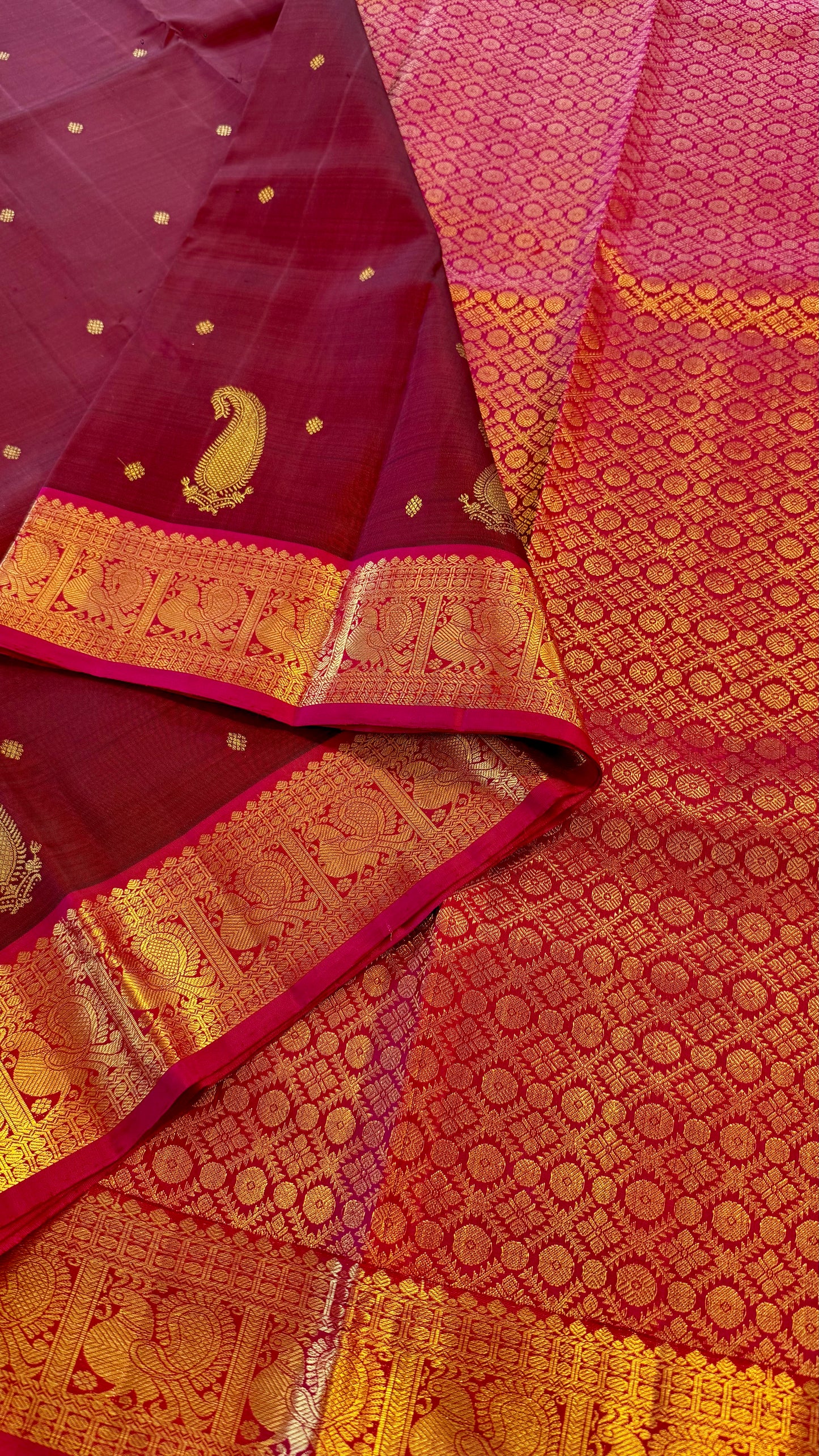MULBERRY MAROON MANGO MOTIF CONTRAST RANI PINK HANDLOOM KANICHIPURAM SILK SAREE (KSS37)