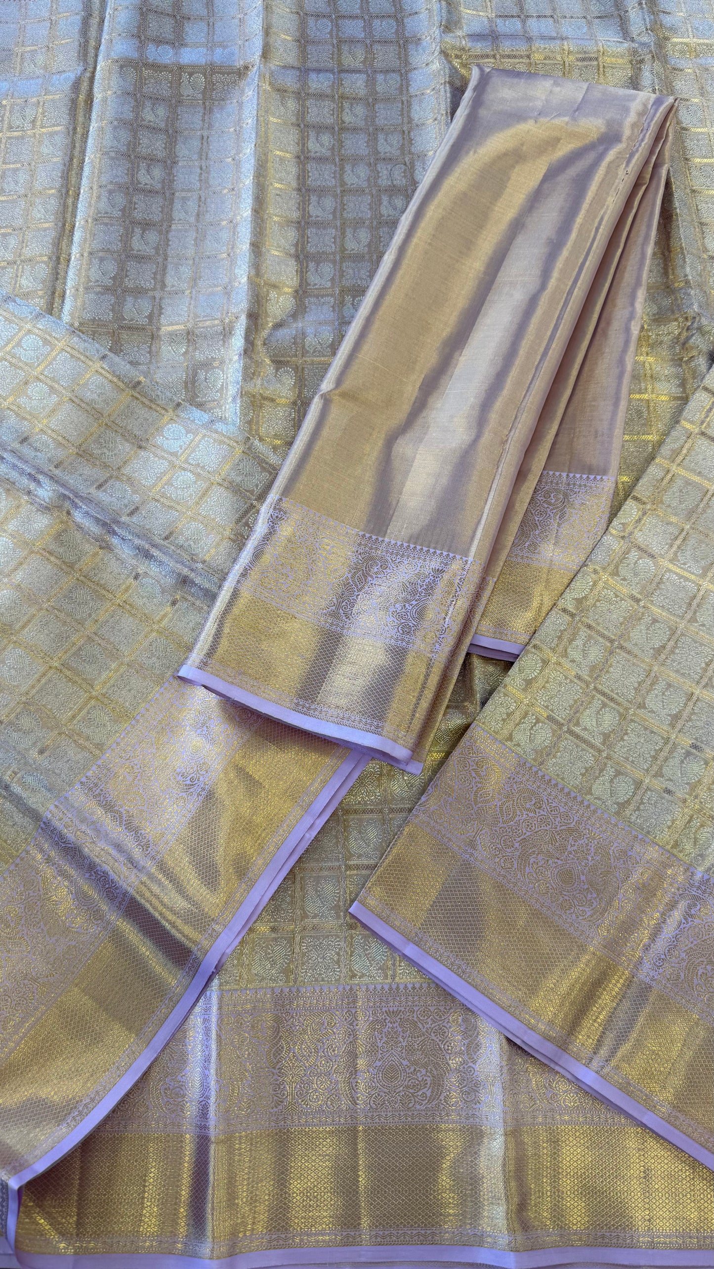 GOLD WITH CONTRAST LAVENDER GOLD ZARI HANDLOOM KANICHIPURAM SILK SAREE (KSS110)
