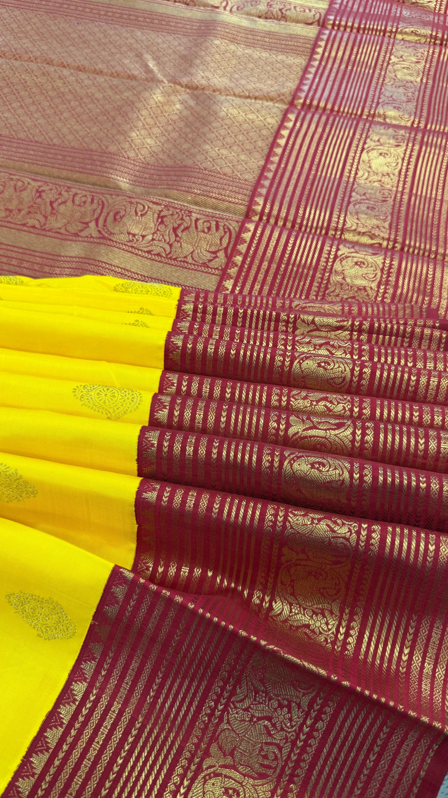 TRADITIONAL YELLOW AND RED CONTRAST HANDLOOM PURE KANICHIPURAM SILK SAREE (KSS226)