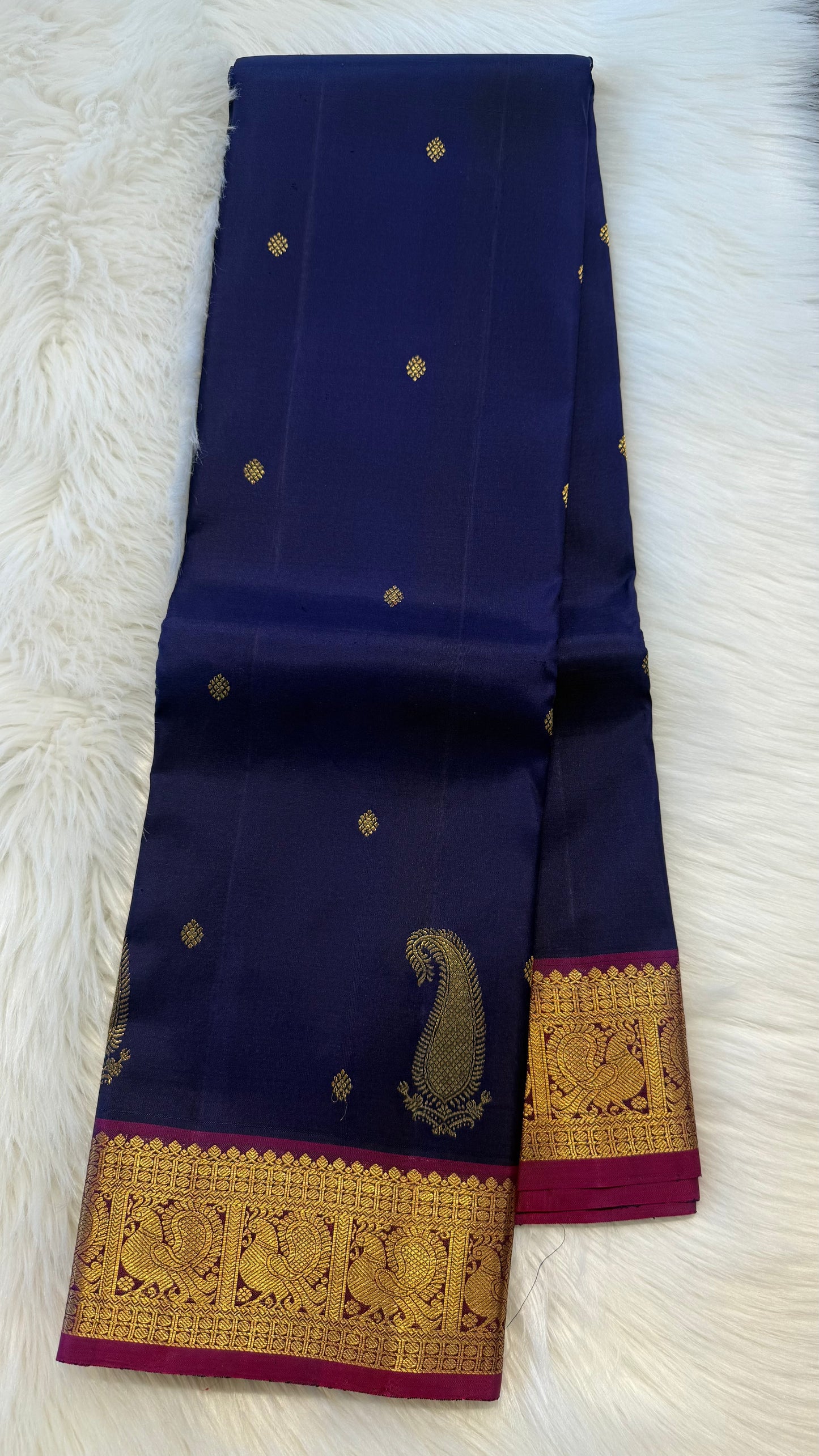 NAVY BLUE WITH CONTRAST VADAMALI PURPLE BORDER GOLD ZARI HANDLOOM KANICHIPURAM SILK SAREE (KSS190)
