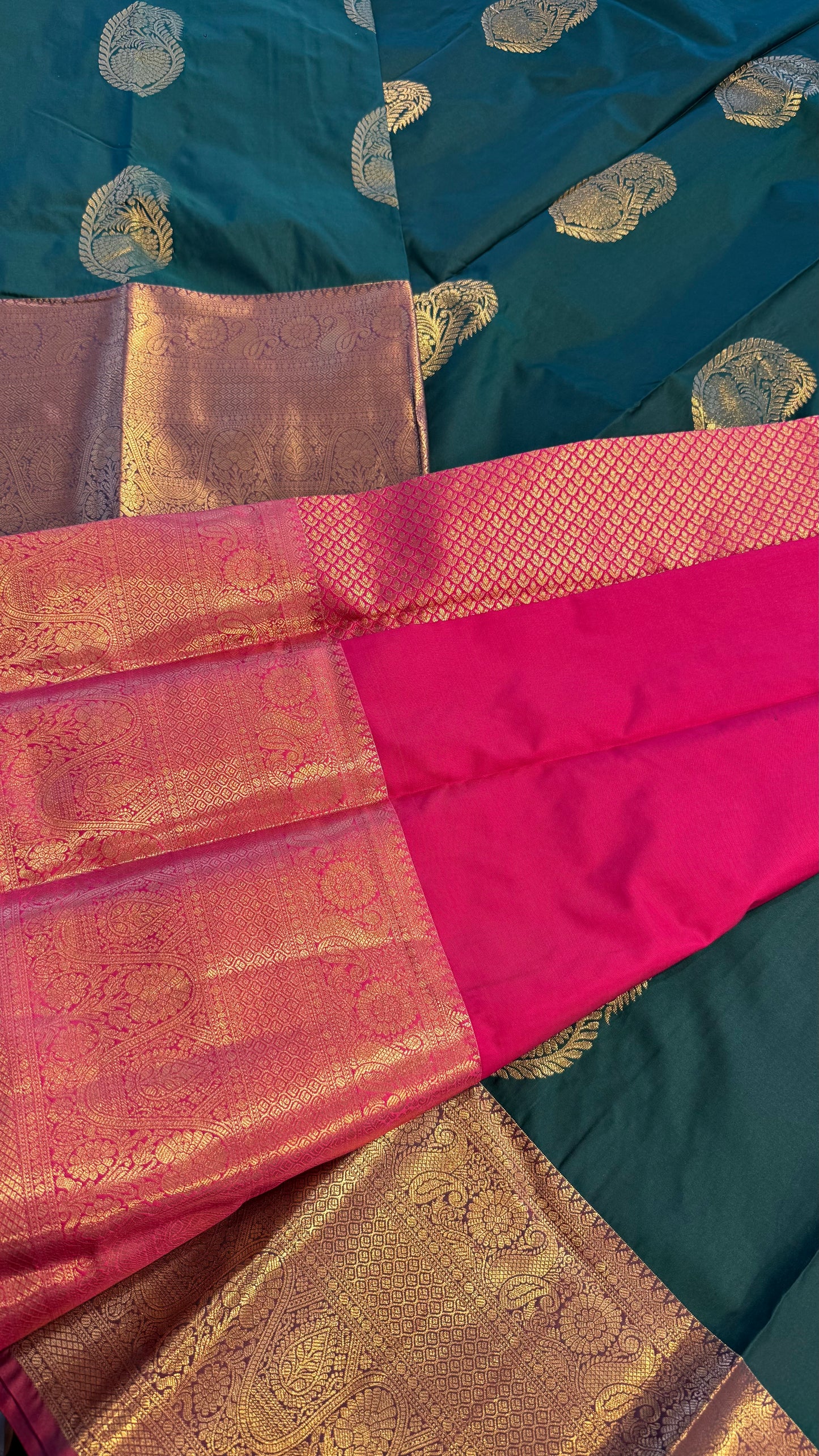 GREEN WITH CONTRAST PINK SILK KANICHIPURAM SILK SAREE (SSKS49)