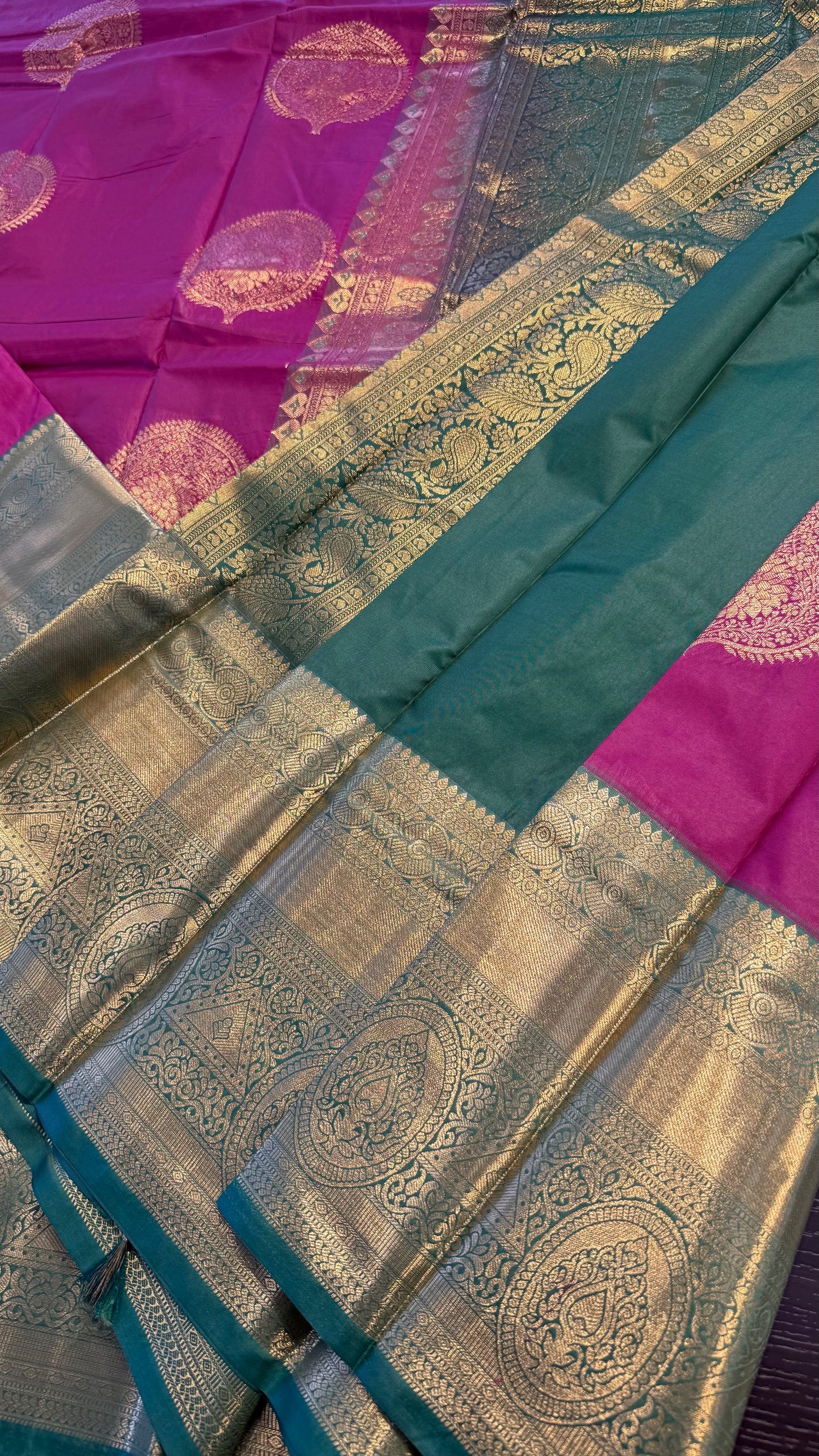 MAGENTA WITH CONTRAST GREEN SILK KANICHIPURAM SILK SAREE (SSKS56)